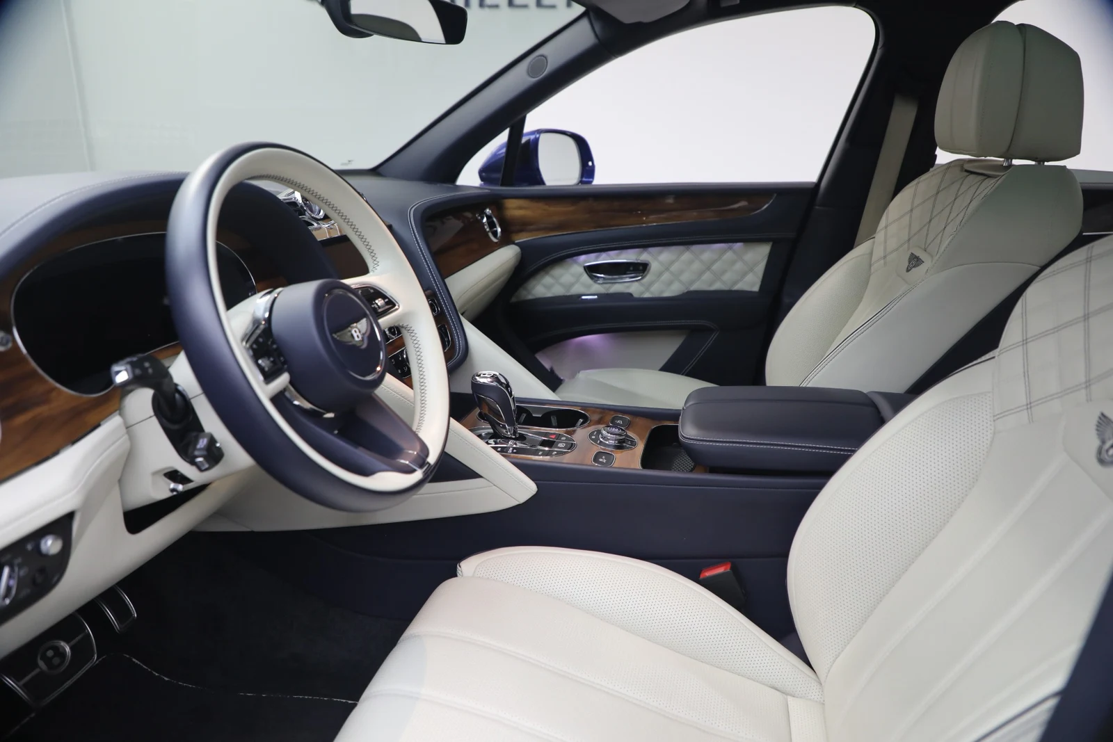 2022 Bentley Bentayga V8, 18/20