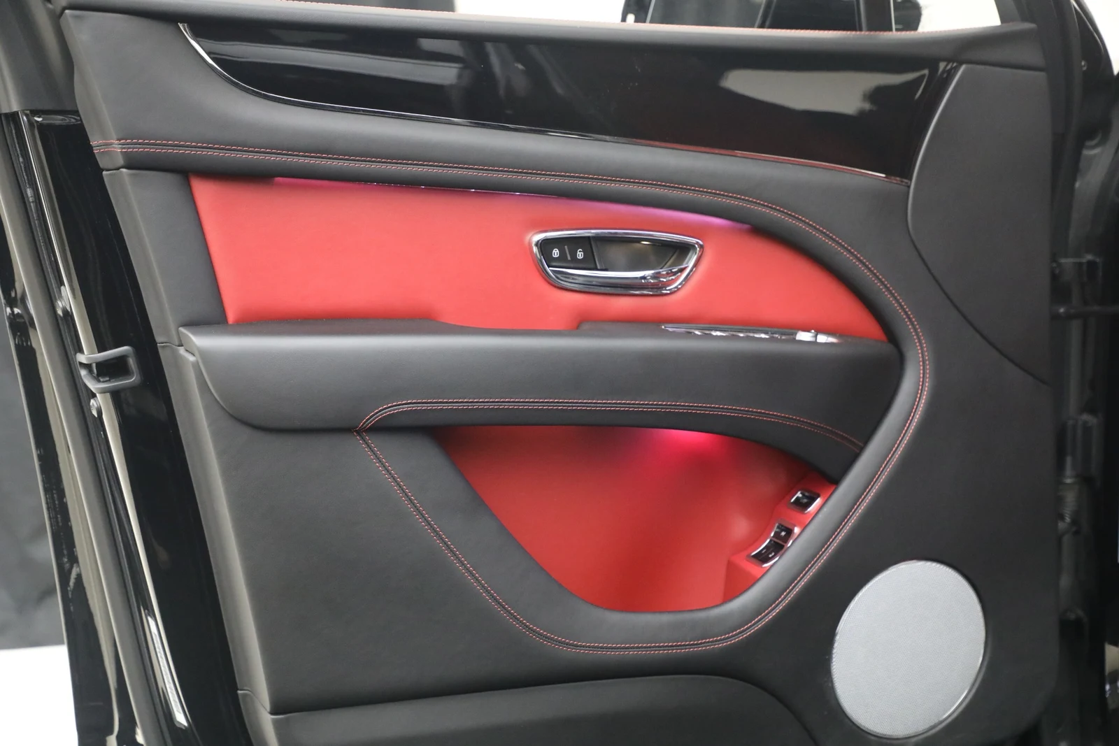 2022 Bentley Bentayga V8, 18/20