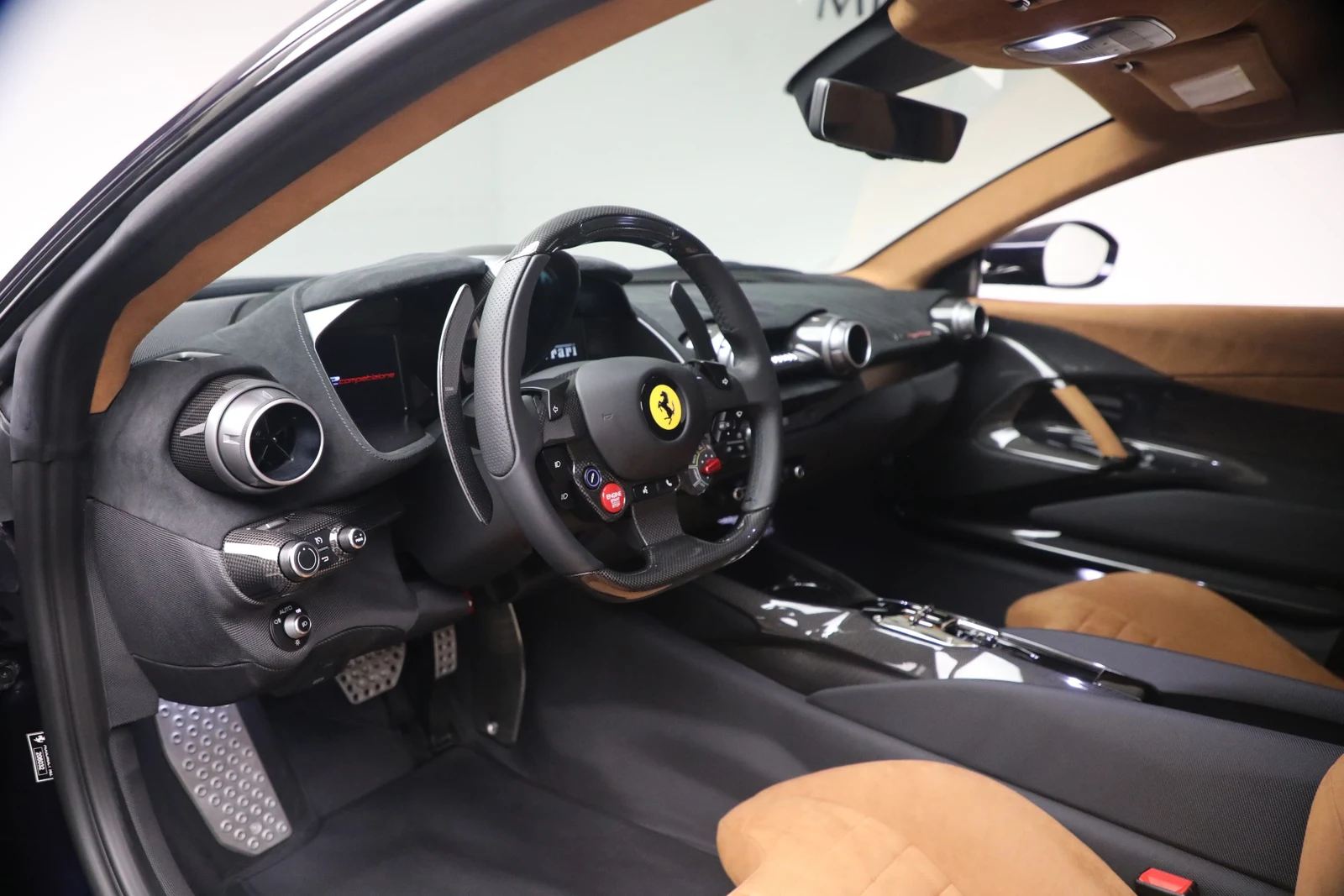 2022 Ferrari 812 Competizione, 13/20