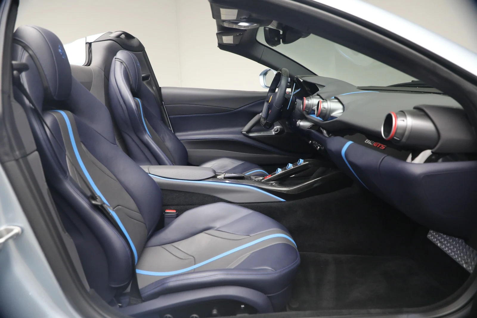 2022 Ferrari 812 GTS, 17/20