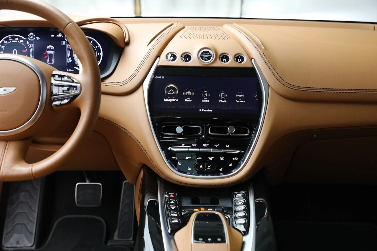 2021 Aston Martin DBX V8, 20/20