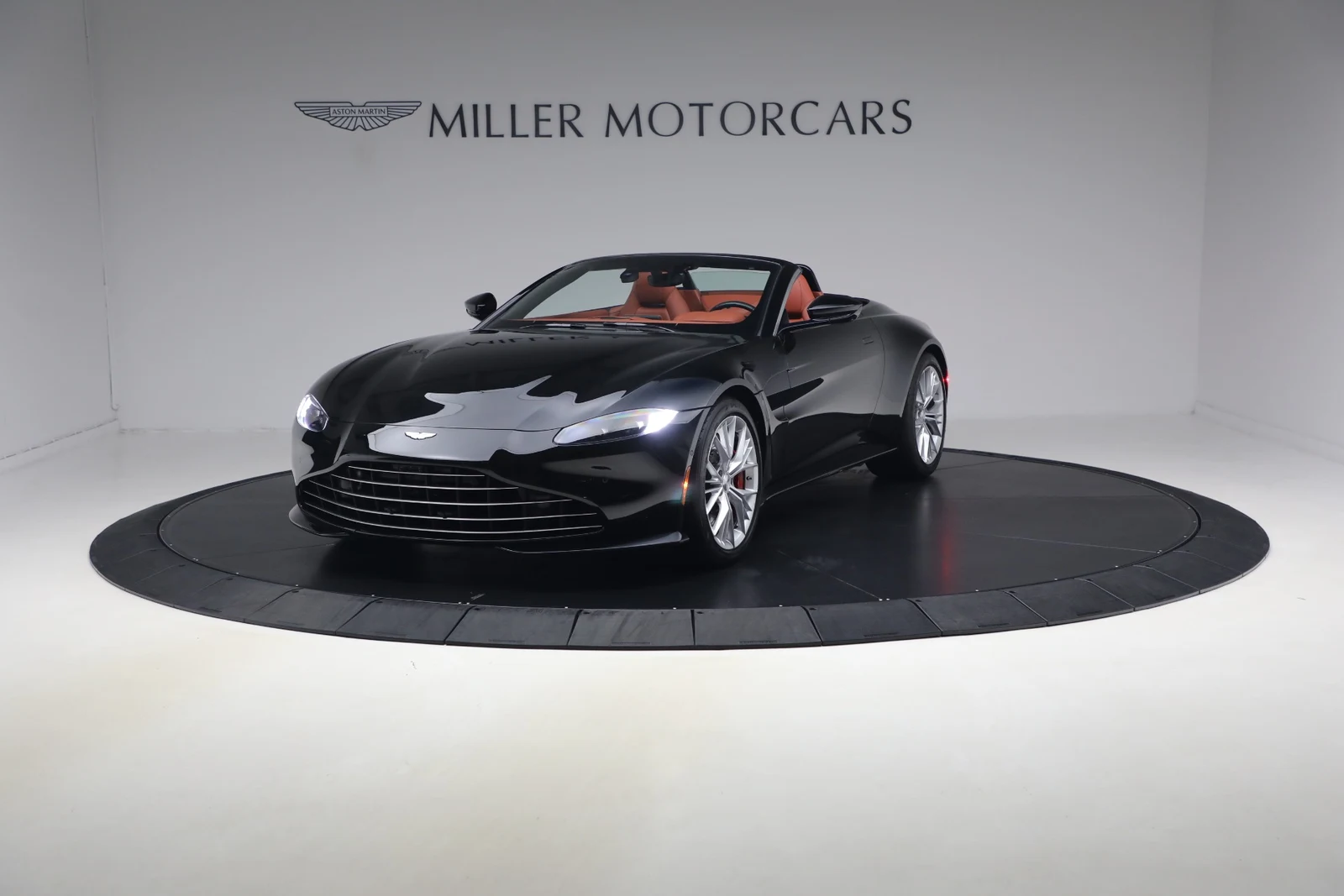 Aston Martin Vantage (2018) Roadster | Miller Motorcars