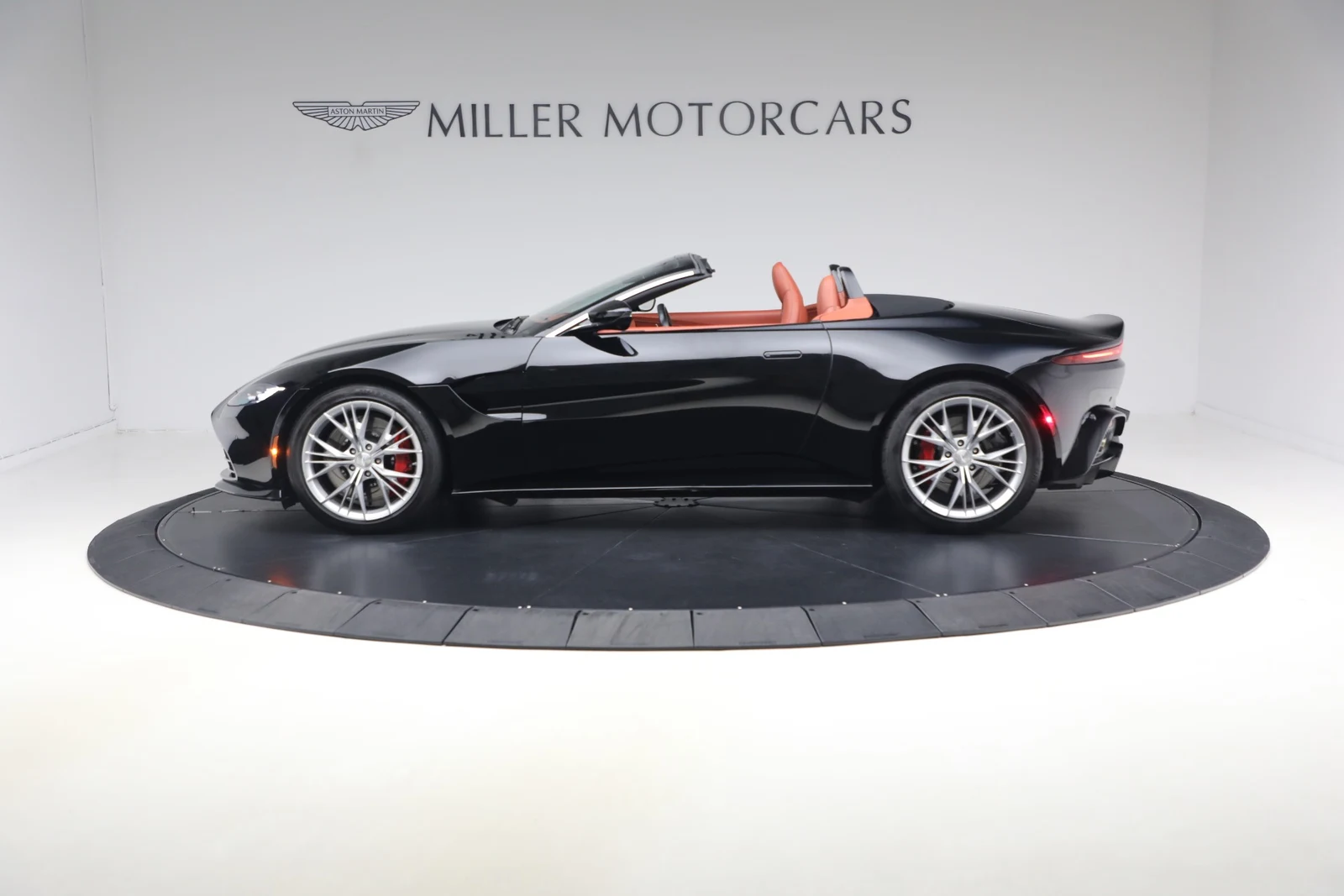 2021 Aston Martin Vantage (2018) Roadster, 3/20
