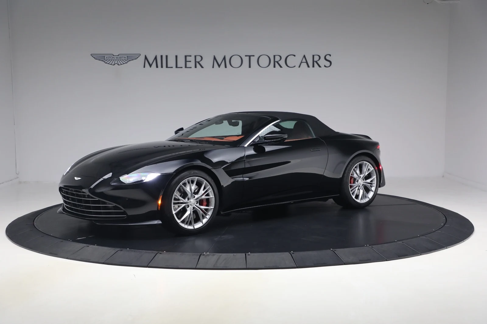 2021 Aston Martin Vantage (2018) Roadster, 14/20