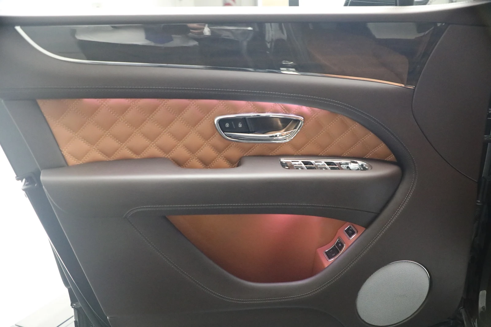 2021 Bentley Bentayga Speed, 18/20