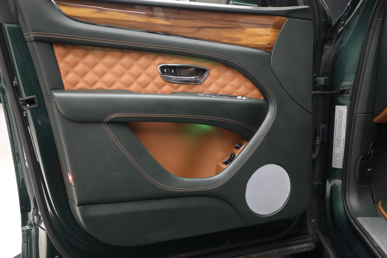 2021 Bentley Bentayga V8, 18/20