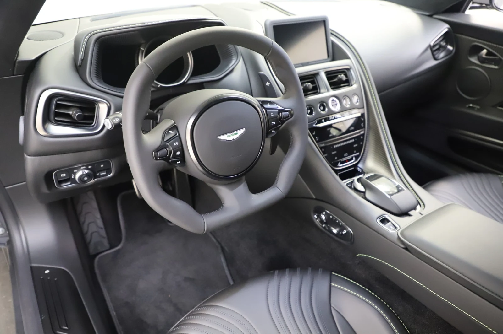 2020 Aston Martin DB11 AMR, 15/20
