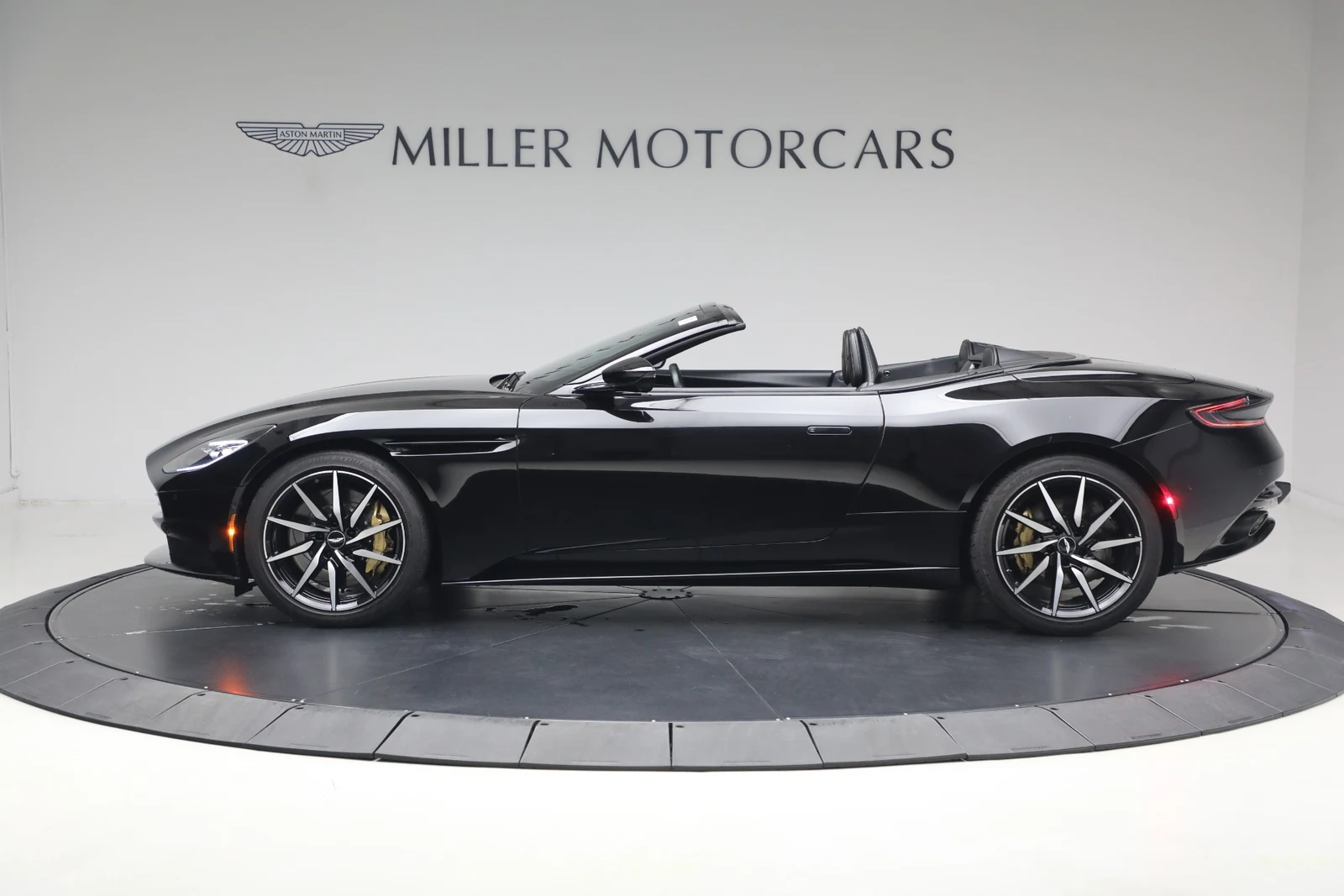 2020 Aston Martin DB11 Volante, 3/20