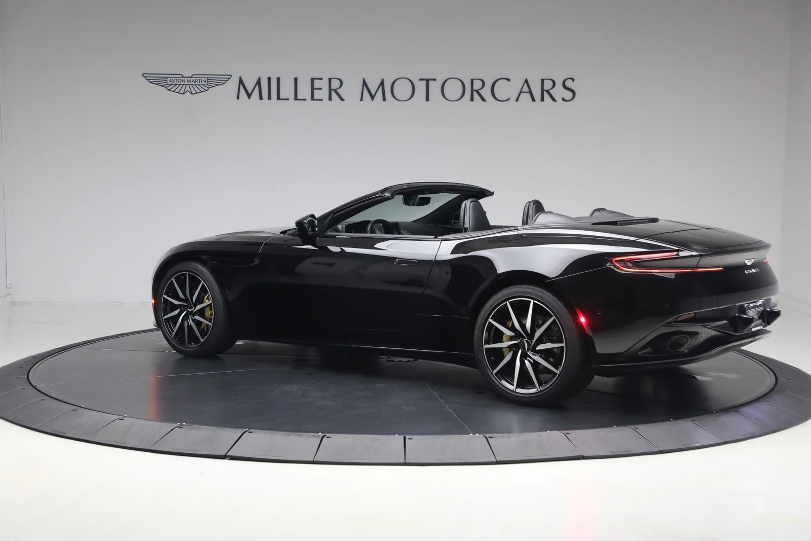 2020 Aston Martin DB11 Volante, 4/20
