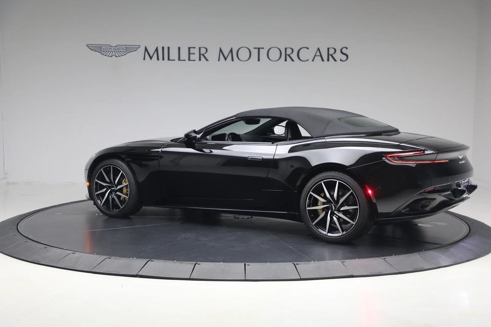 2020 Aston Martin DB11 Volante, 6/20