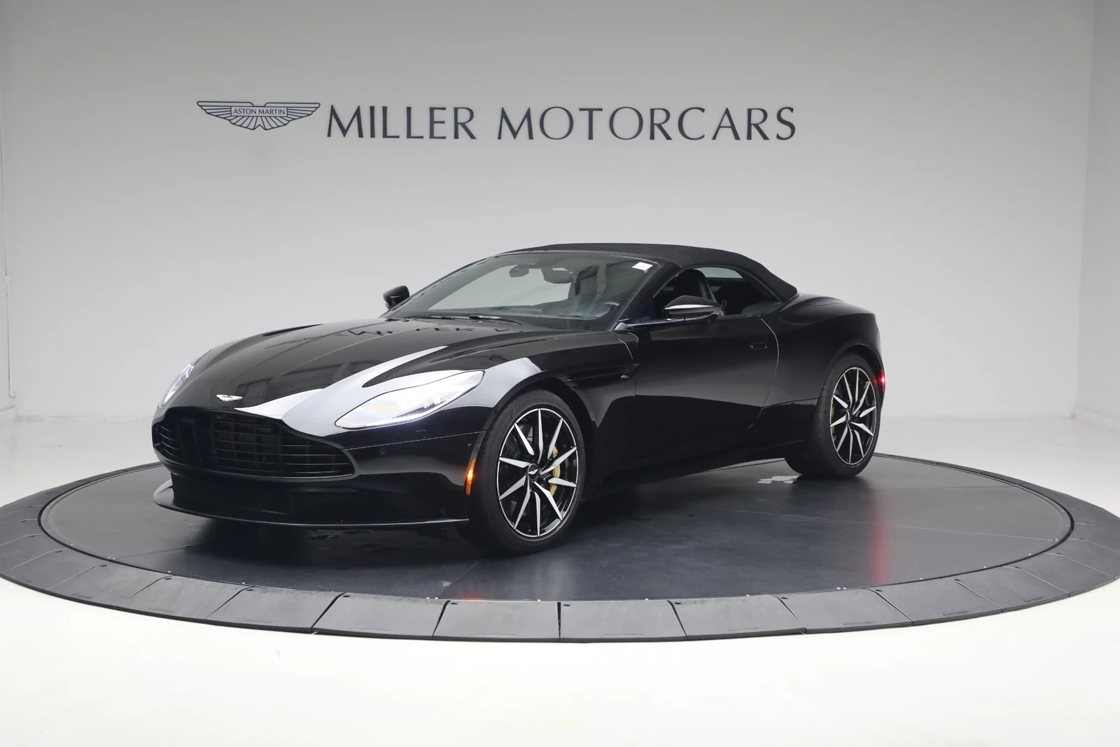 2020 Aston Martin DB11 Volante, 16/20