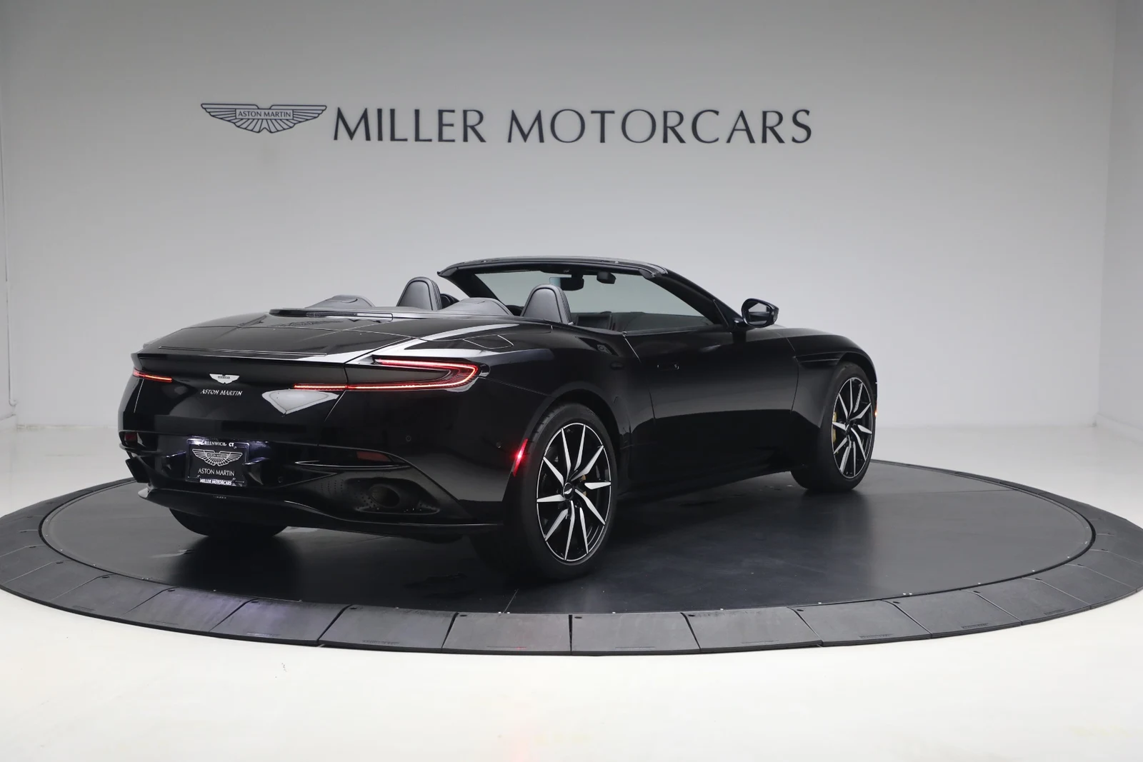2020 Aston Martin DB11 Volante, 19/20