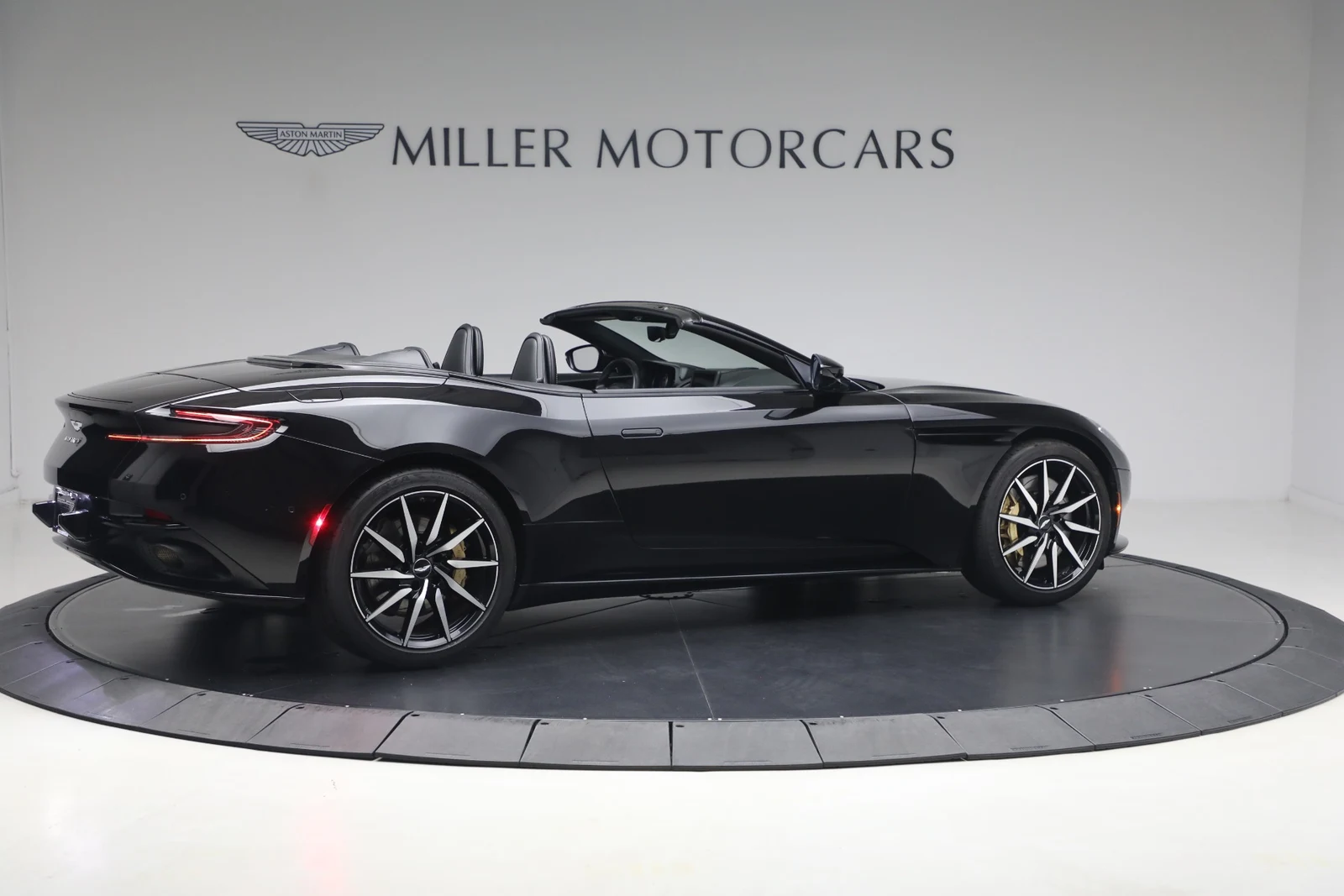 2020 Aston Martin DB11 Volante, 20/20