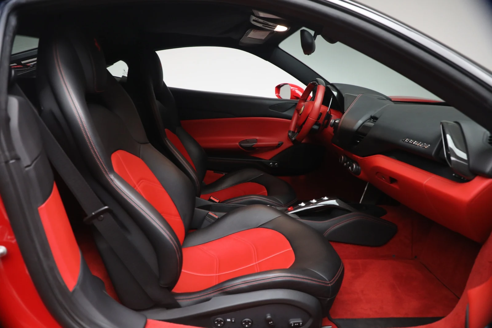 2018 Ferrari 488 GTB, 16/20