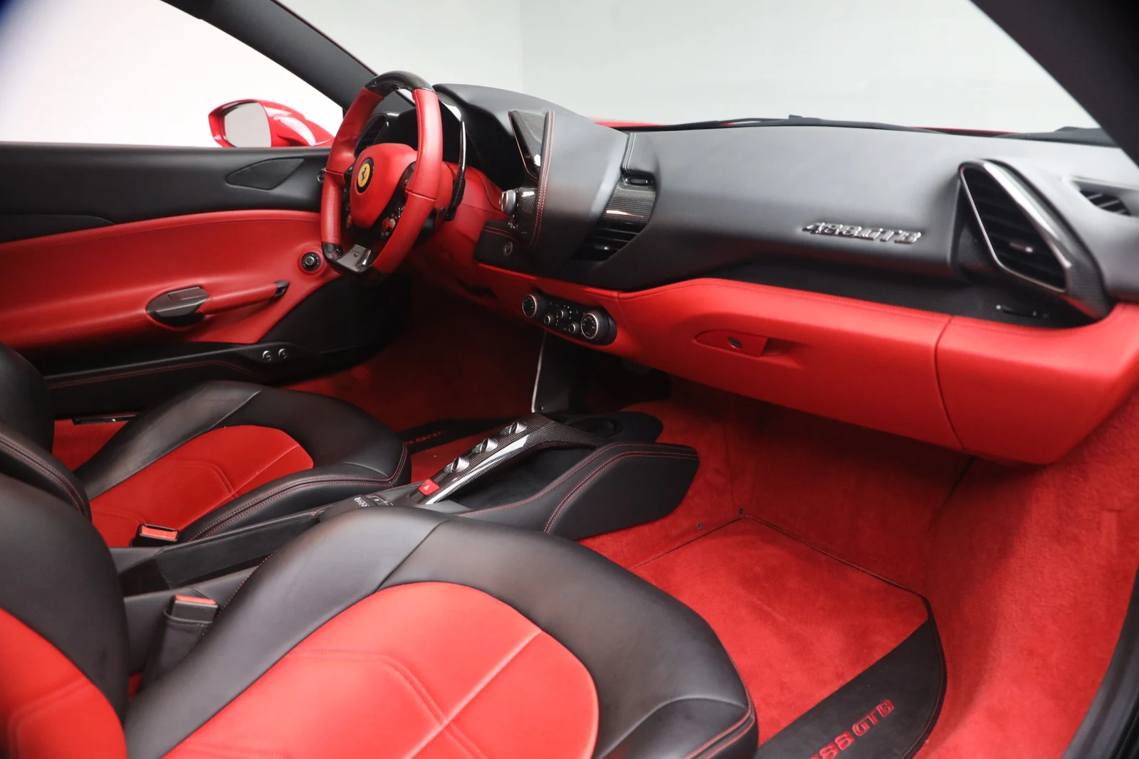 2018 Ferrari 488 GTB, 18/20