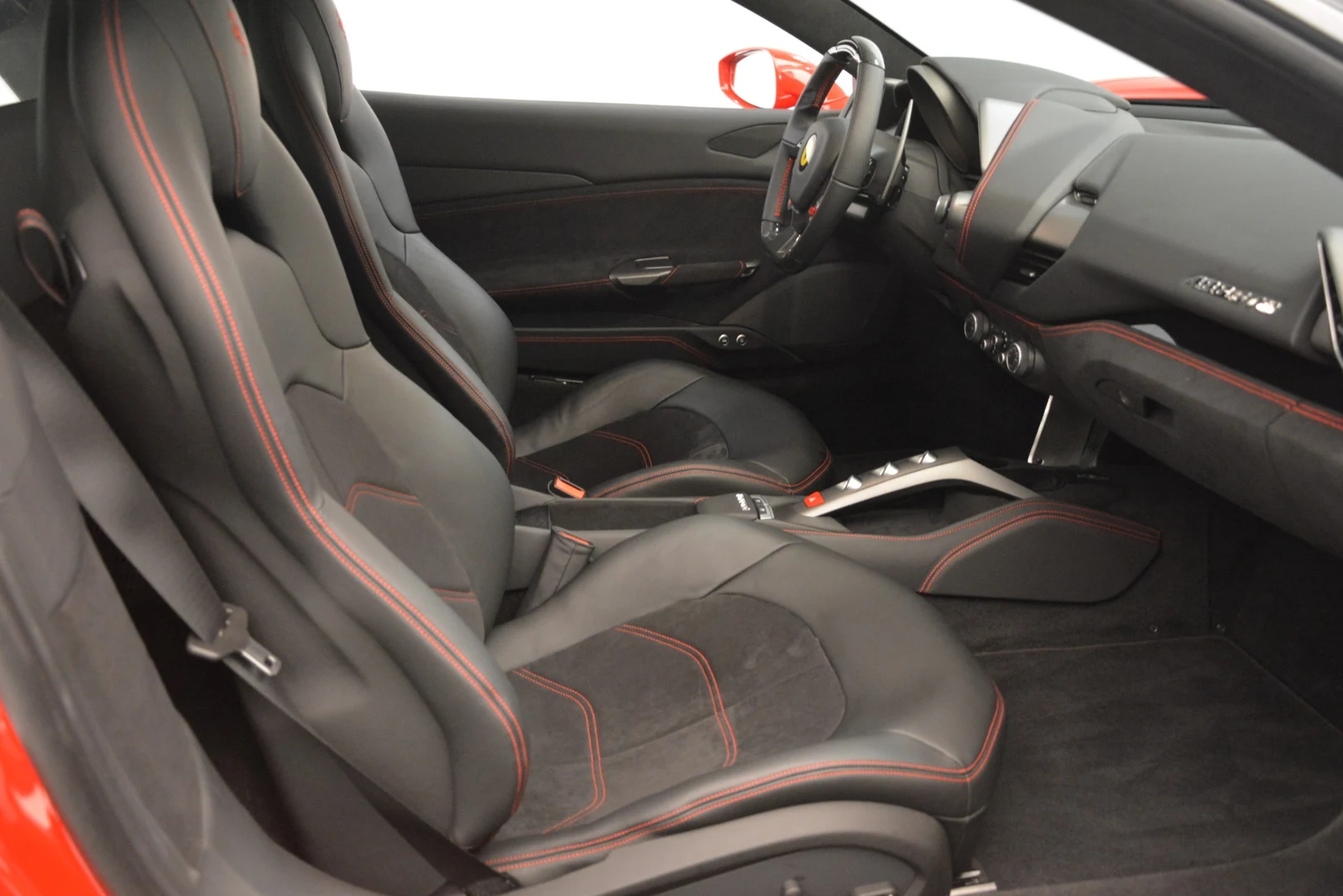 2018 Ferrari 488 GTB, 18/20