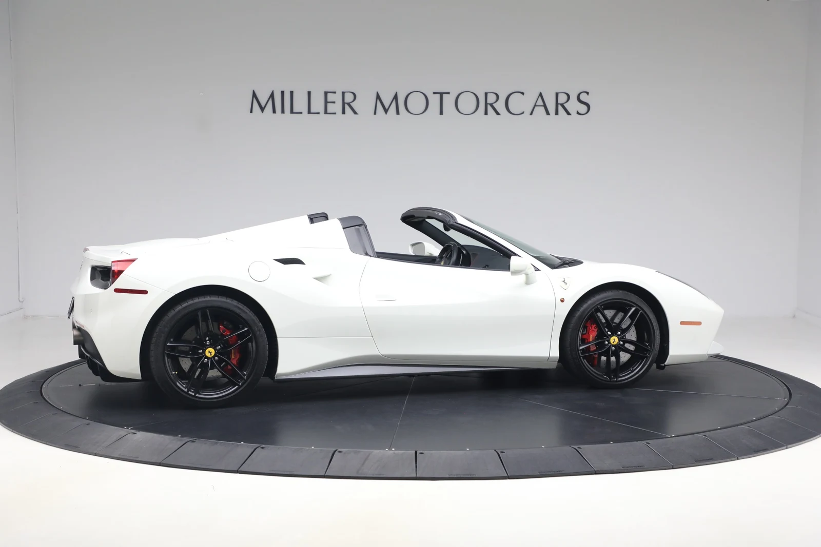 2016 Ferrari 488 Spider, 8/20