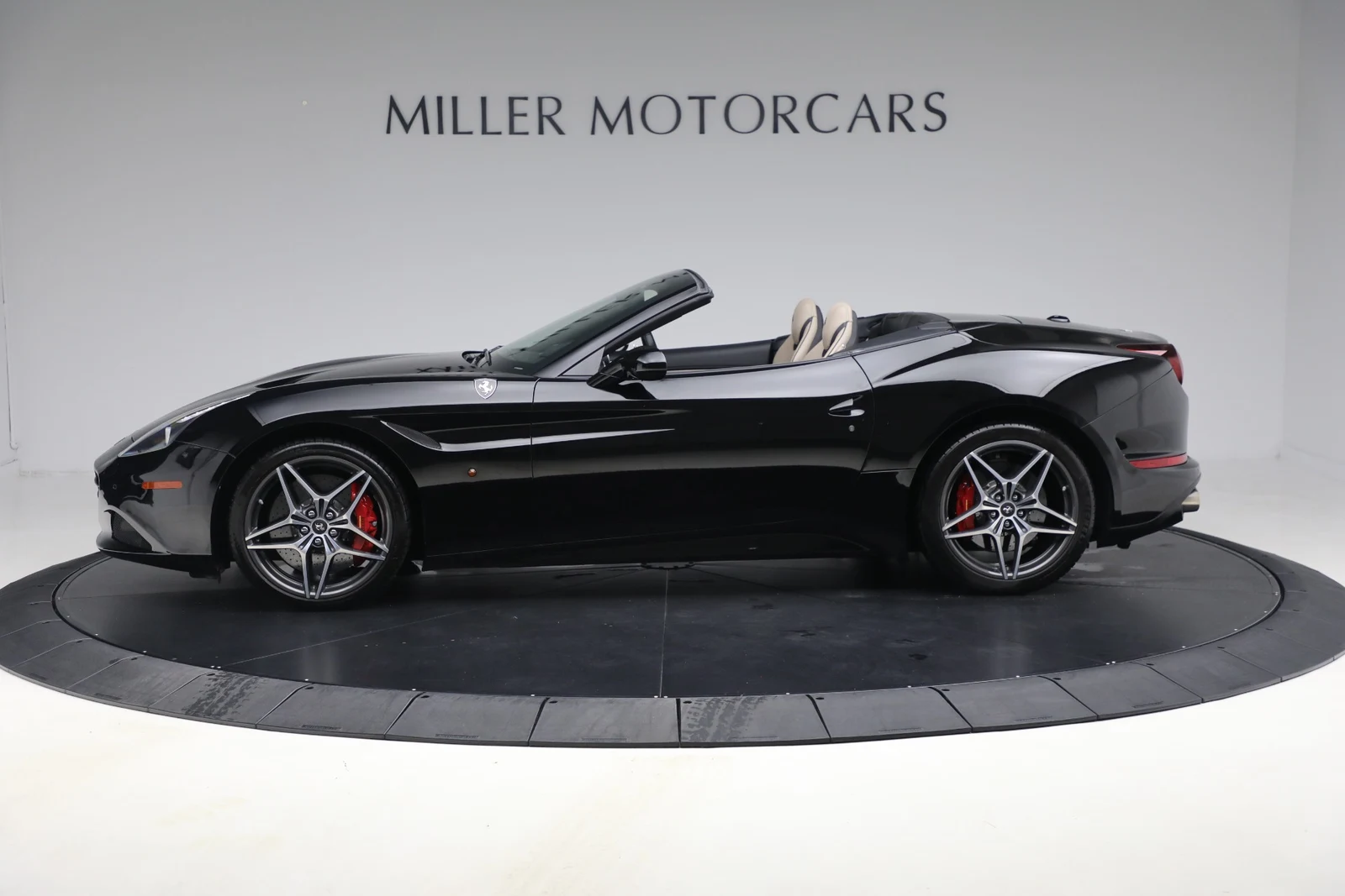 2016 Ferrari California T, 3/19