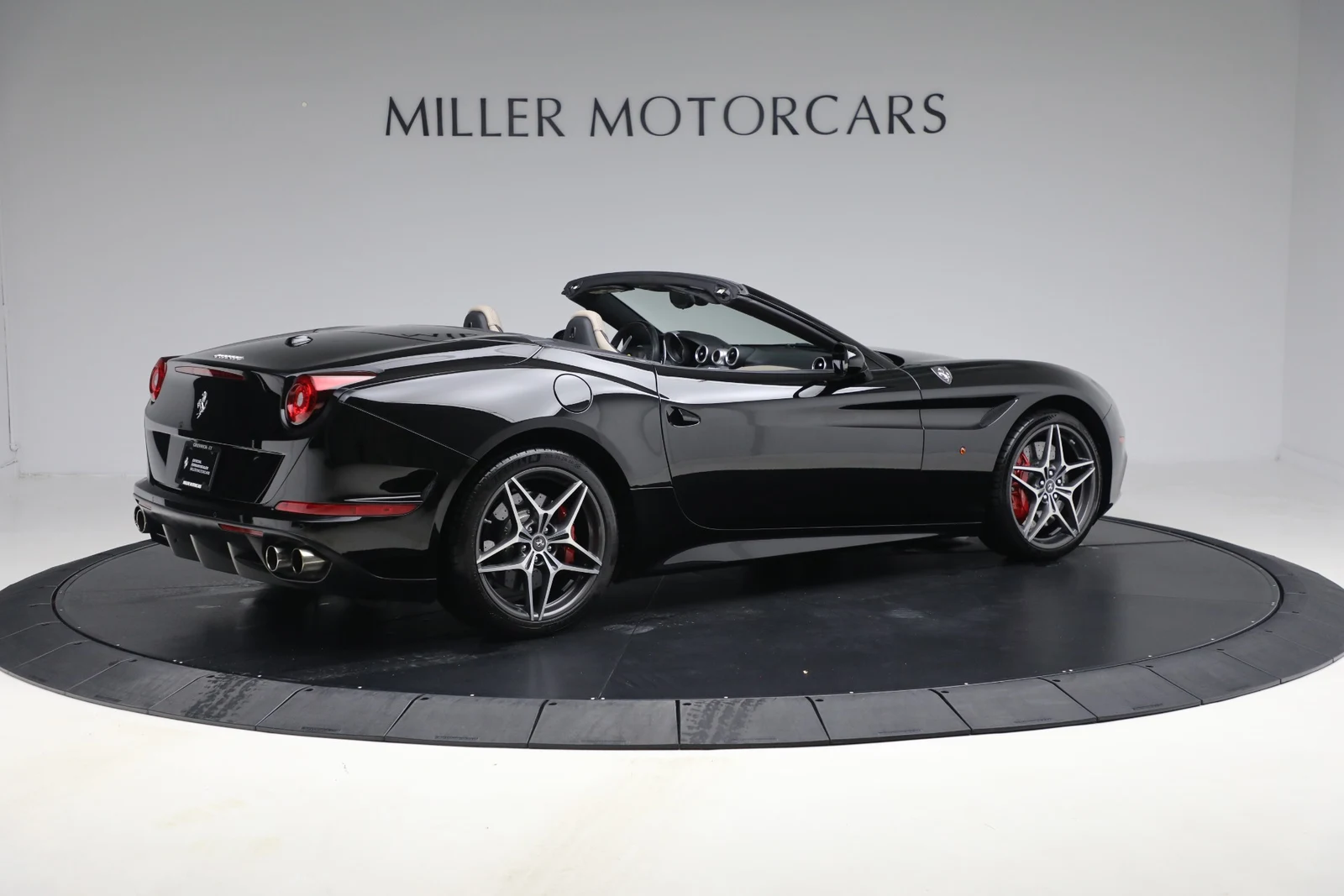 2016 Ferrari California T, 8/19
