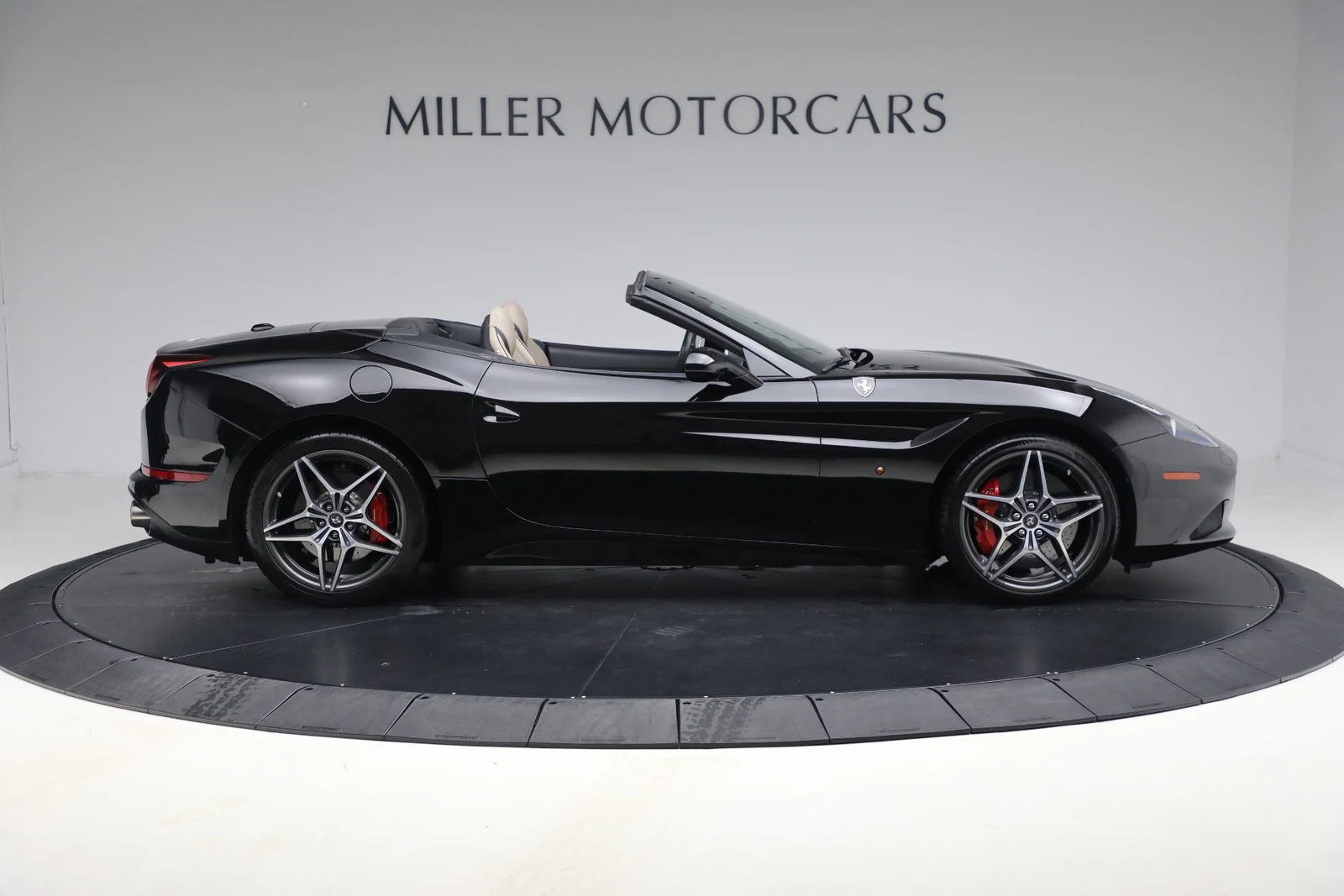 2016 Ferrari California T, 9/19