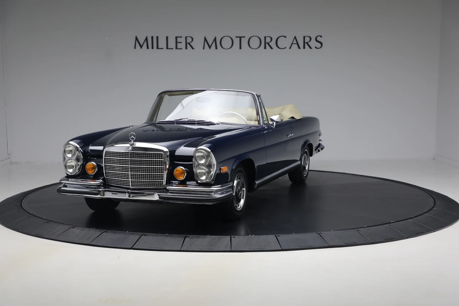 1971 Mercedes-Benz 280 SE 3.5 Cabriolet, 10/20