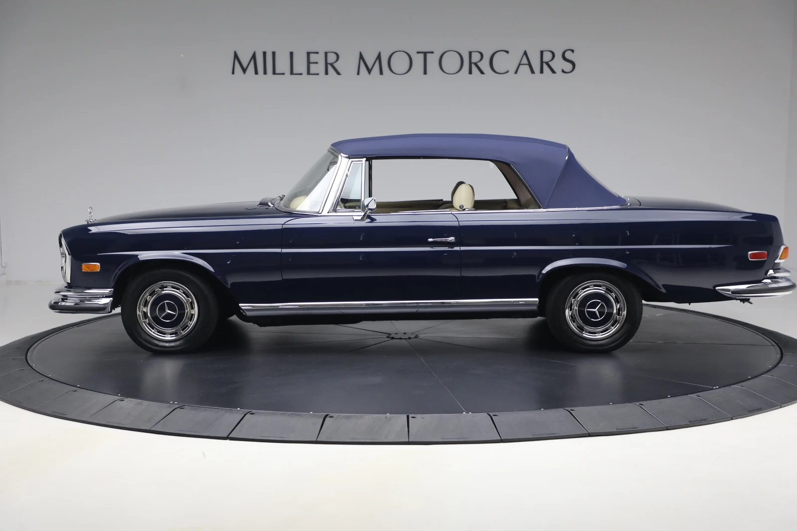 1971 Mercedes-Benz 280 SE 3.5 Cabriolet, 13/20