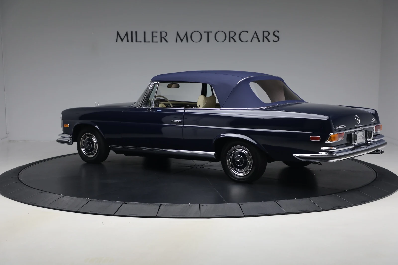 1971 Mercedes-Benz 280 SE 3.5 Cabriolet, 15/20