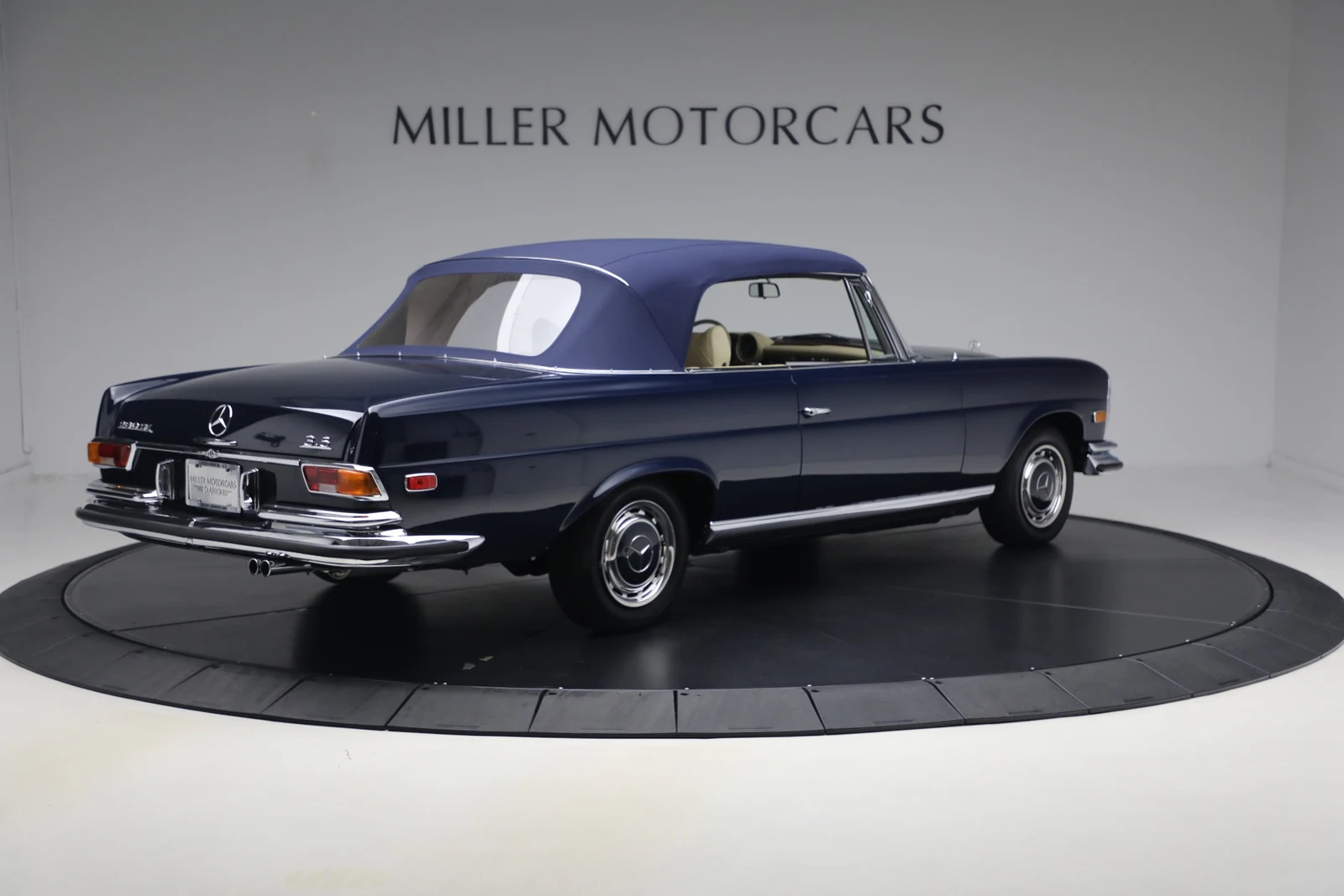 1971 Mercedes-Benz 280 SE 3.5 Cabriolet, 17/20