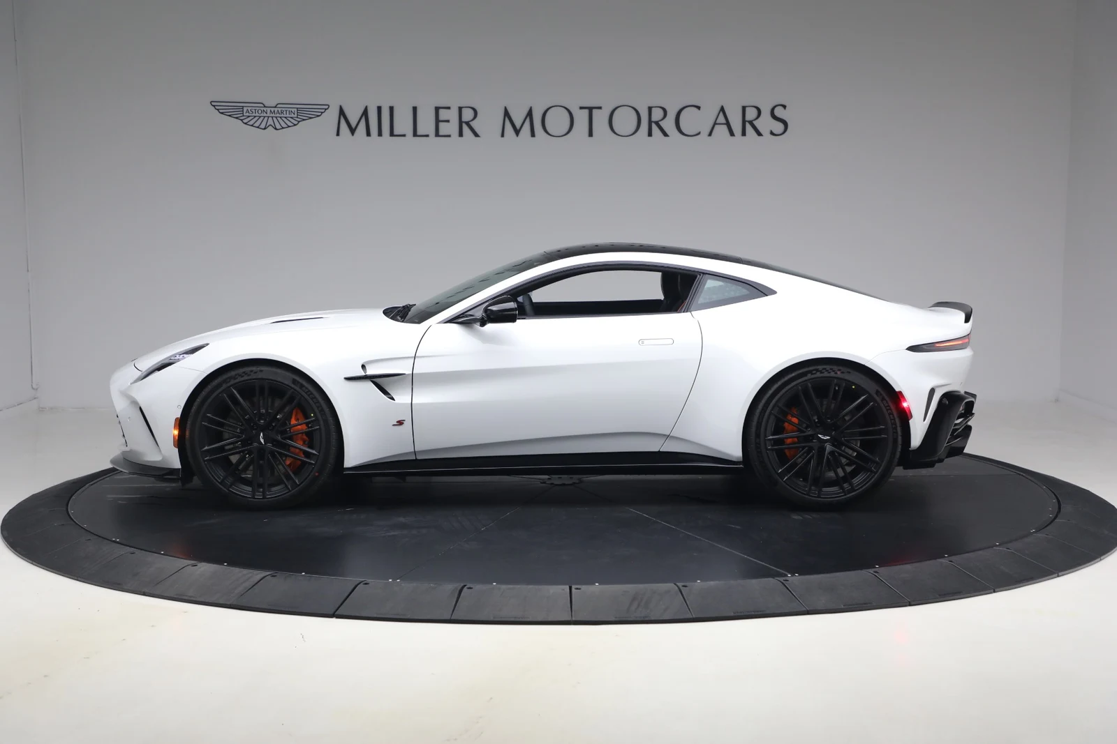 2026 Aston Martin Vantage S (2024 Update), 3/20