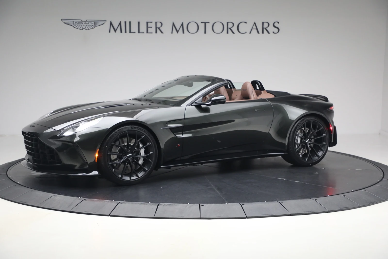 2026 Aston Martin Vantage S Roadster (2024 Update), 2/20