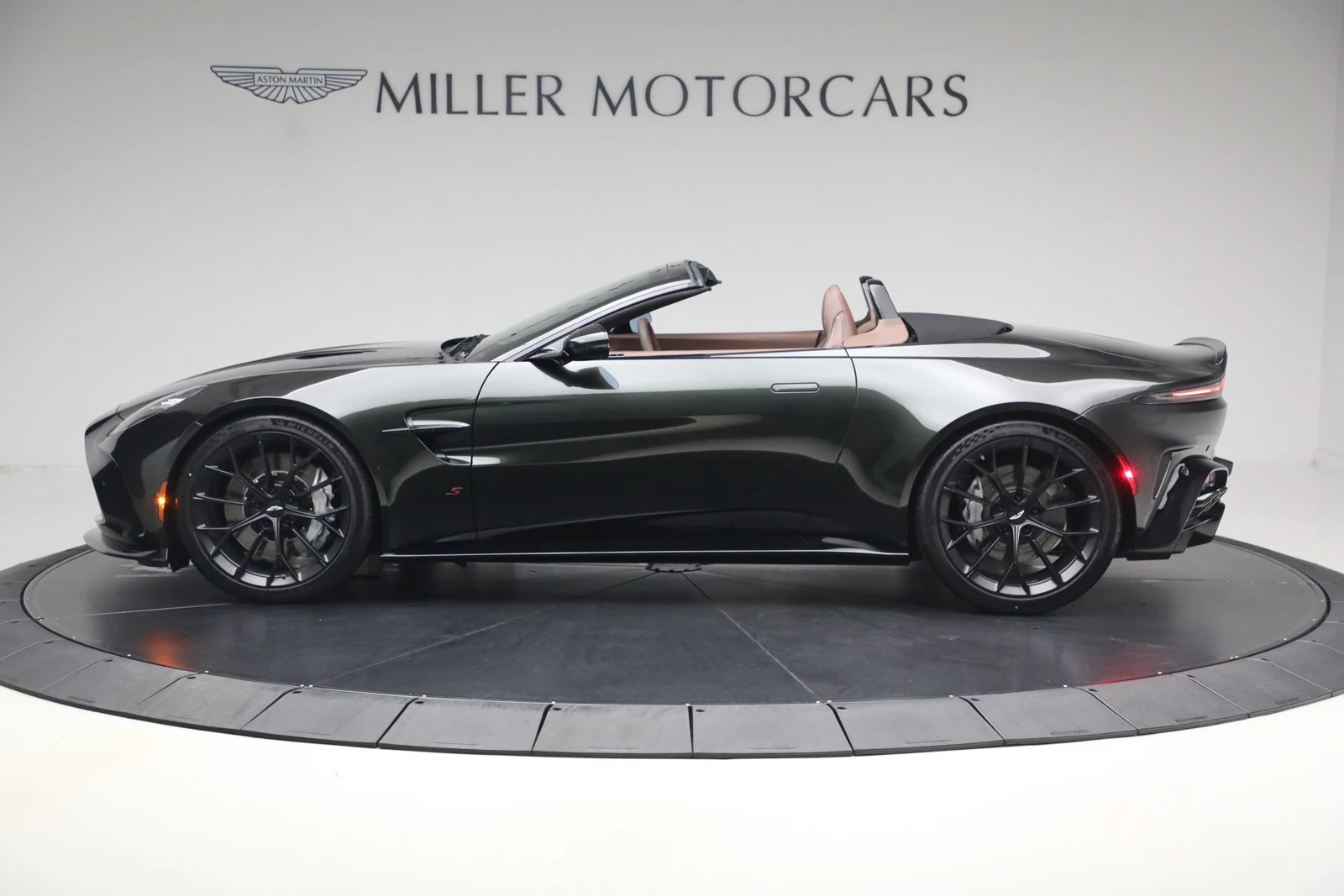 2026 Aston Martin Vantage S Roadster (2024 Update), 3/20