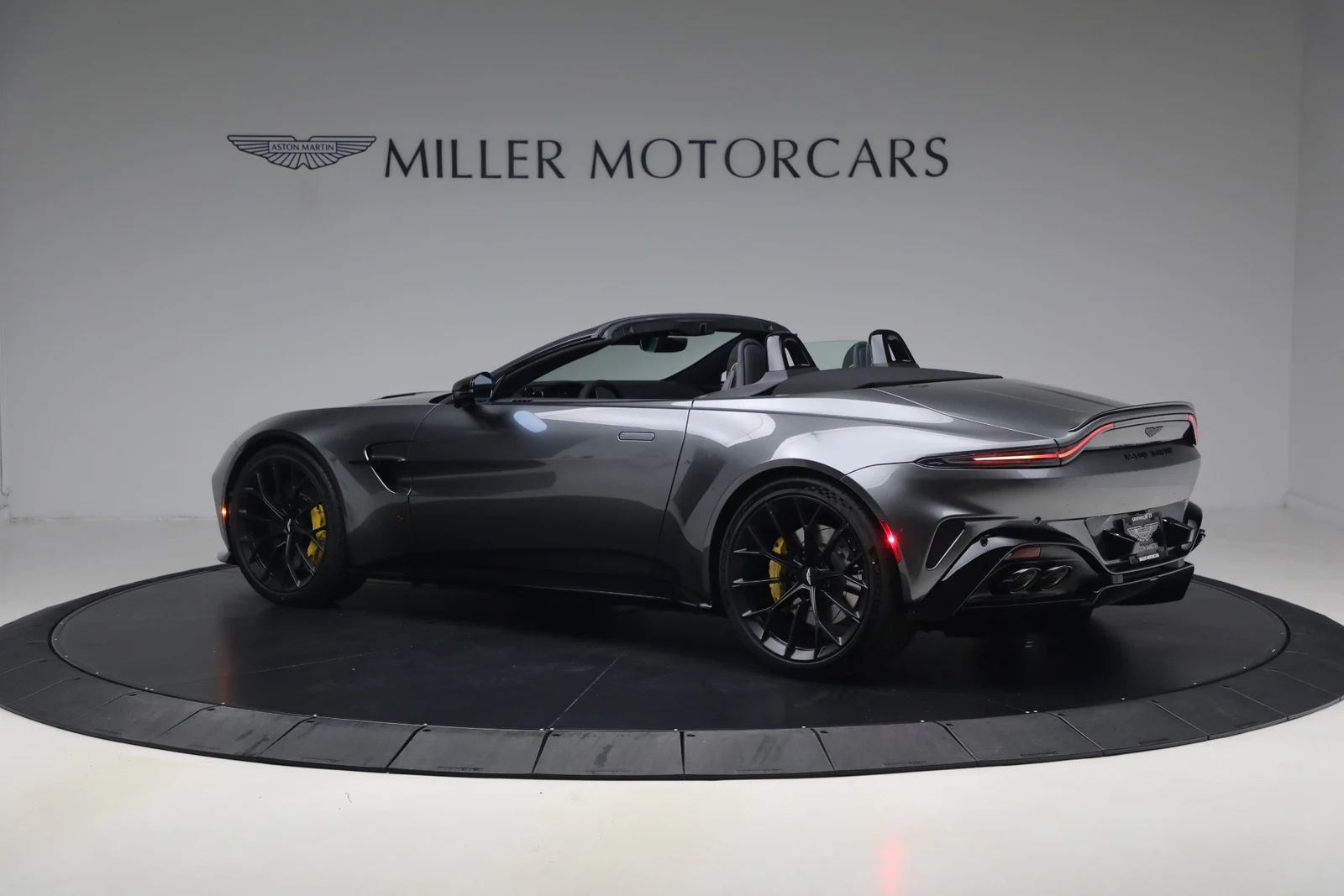2026 Aston Martin Vantage S Roadster (2024 Update), 4/20