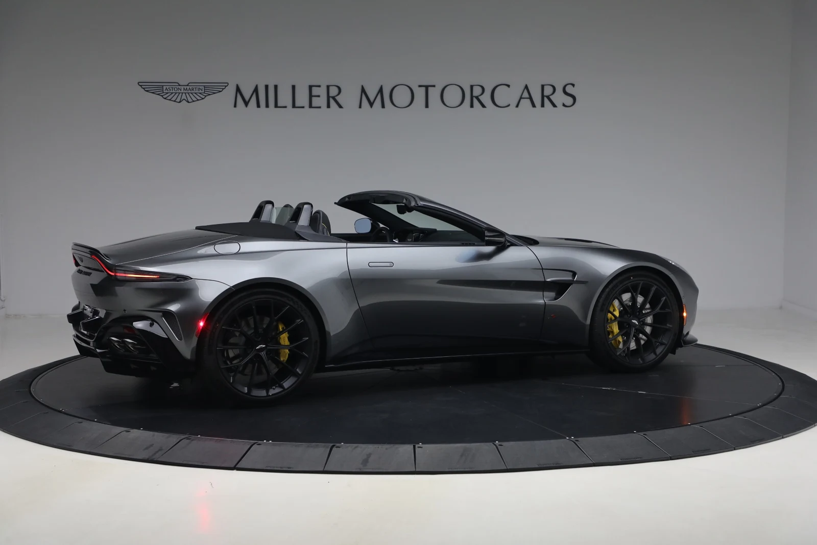 2026 Aston Martin Vantage S Roadster (2024 Update), 8/20