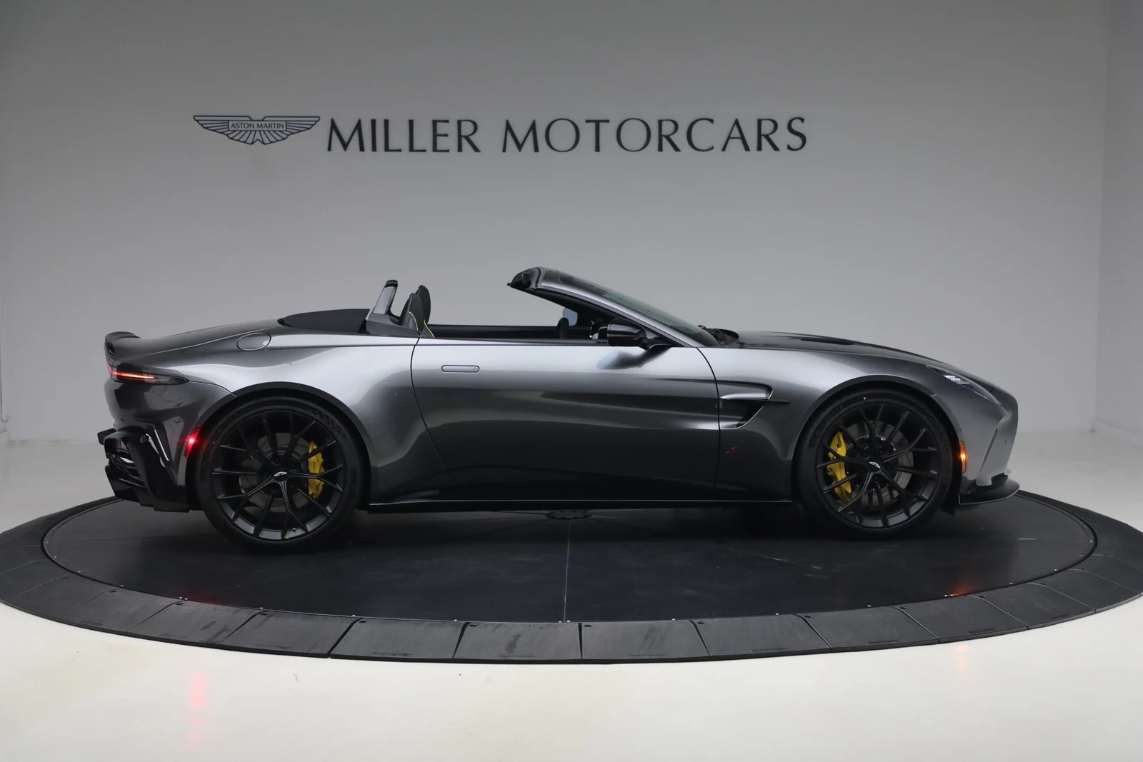 2026 Aston Martin Vantage S Roadster (2024 Update), 9/20