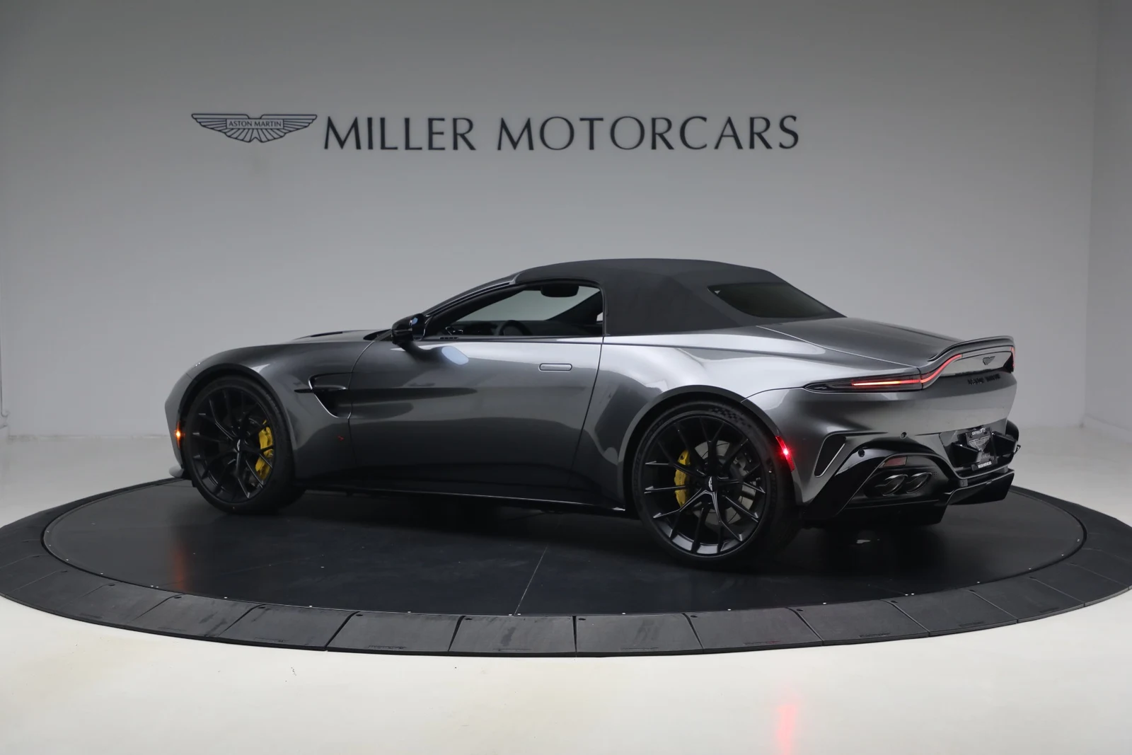 2026 Aston Martin Vantage S Roadster (2024 Update), 17/20