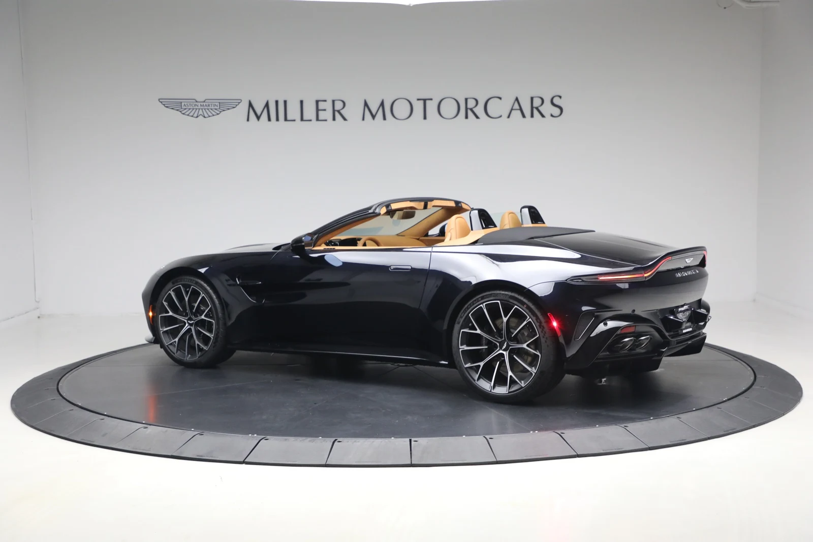 2026 Aston Martin Vantage Roadster (2024 Update), 4/20