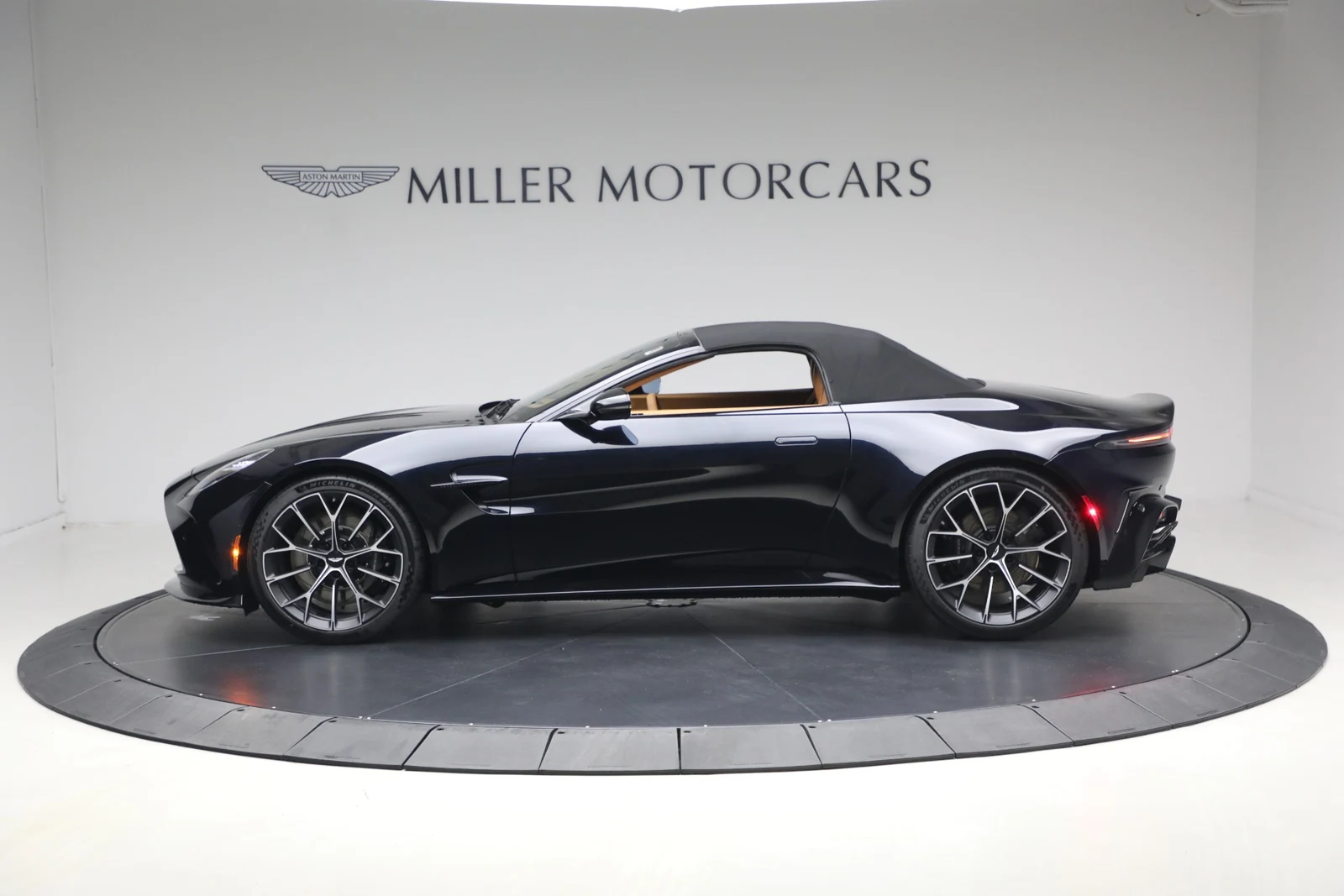 2026 Aston Martin Vantage Roadster (2024 Update), 15/20