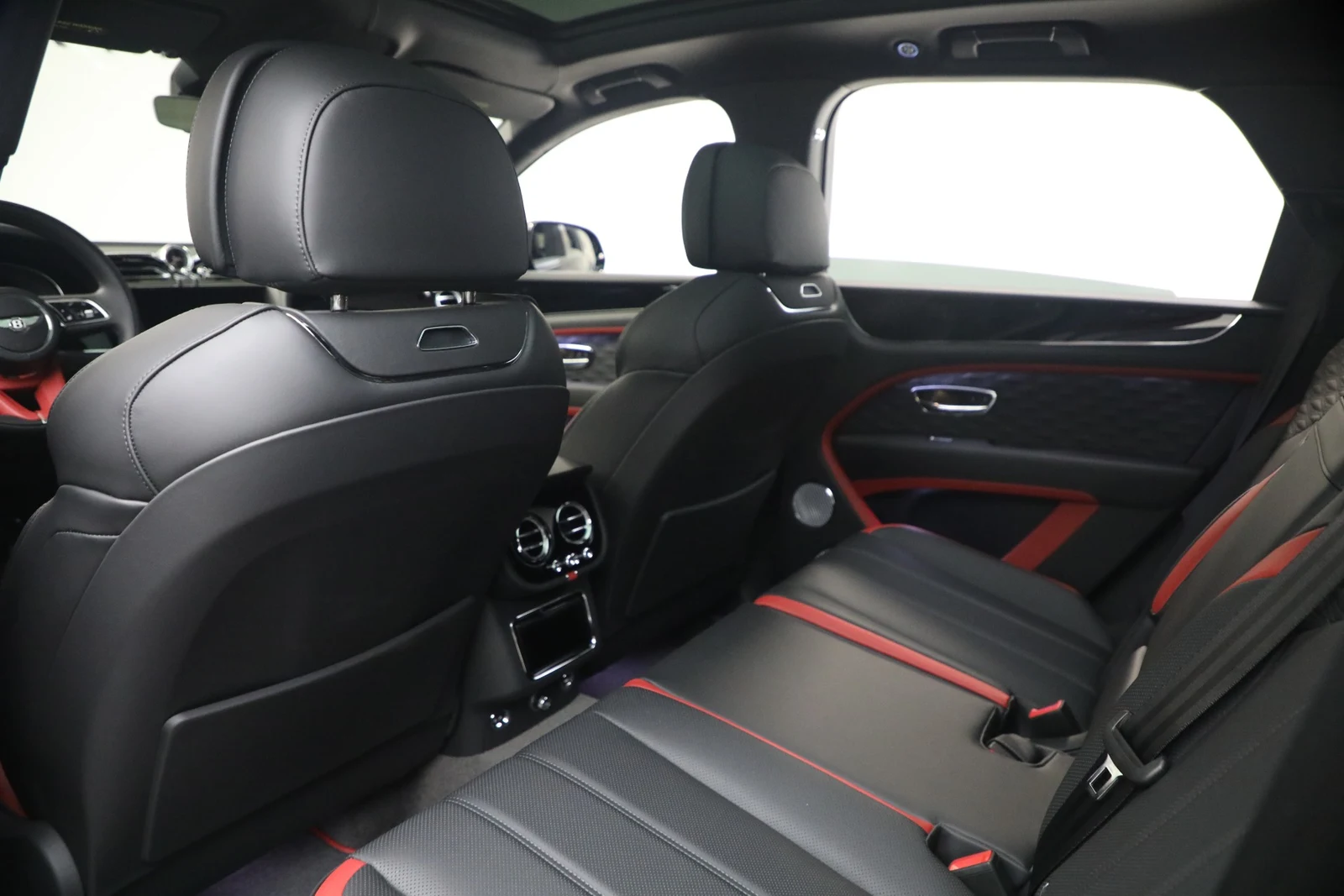 2026 Bentley Bentayga Speed V8, 18/20