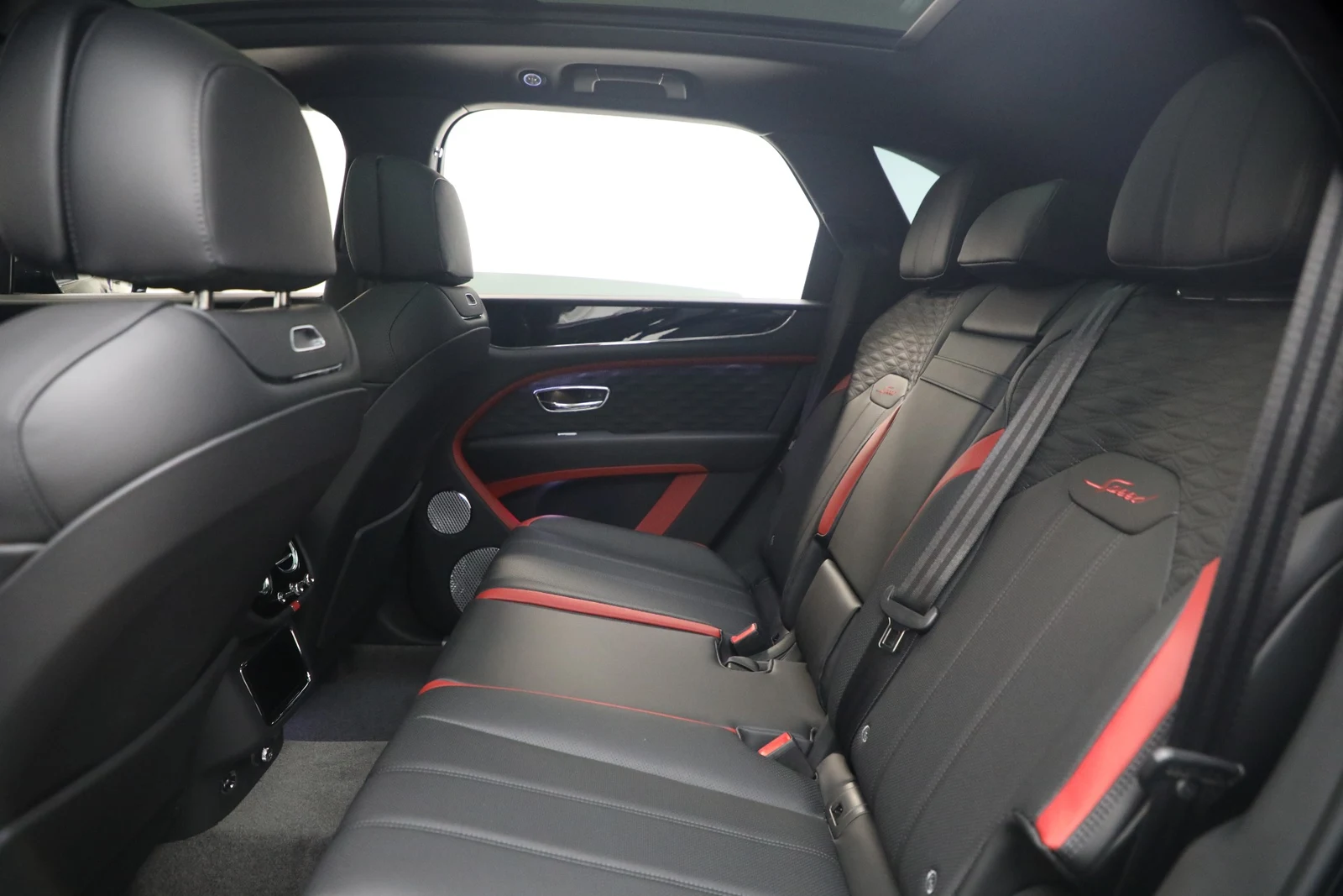 2026 Bentley Bentayga Speed V8, 19/20