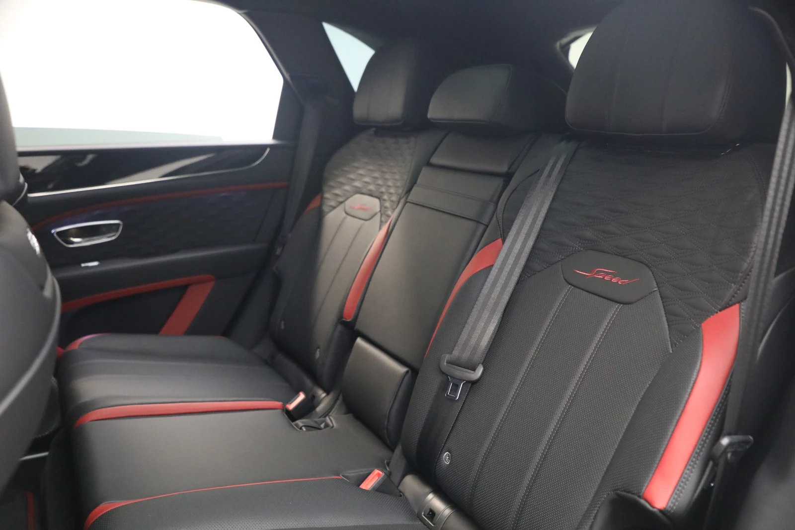 2026 Bentley Bentayga Speed V8, 20/20