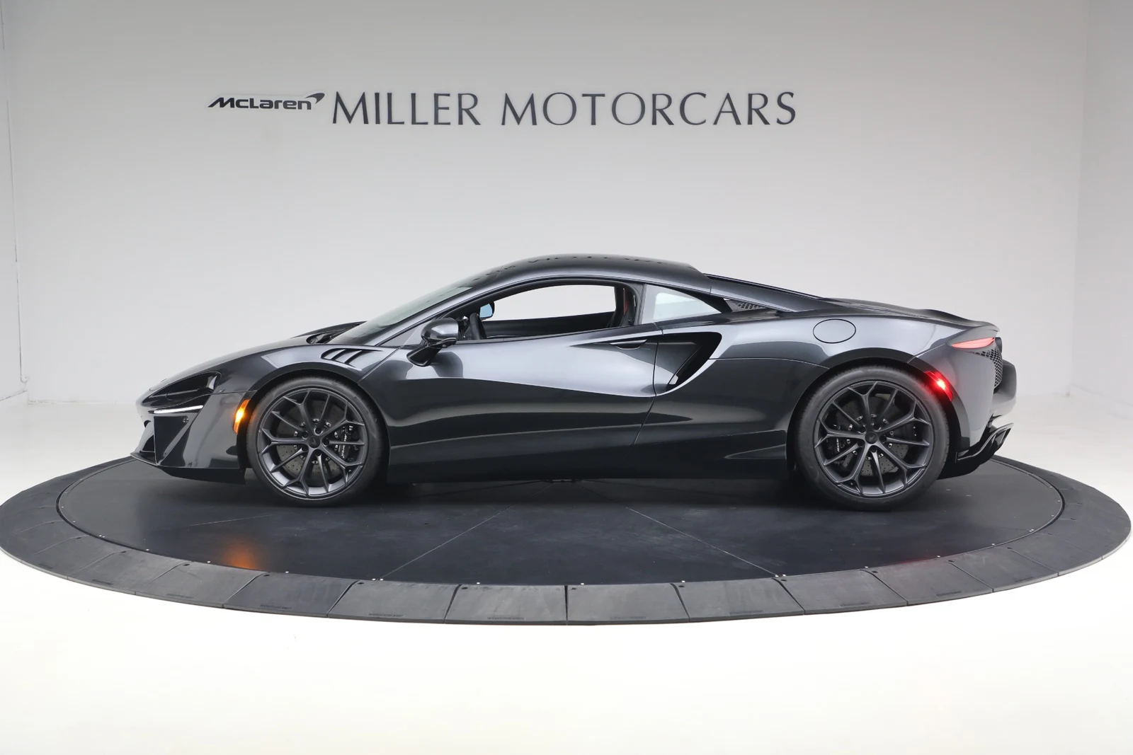 2026 McLaren Artura, 3/20