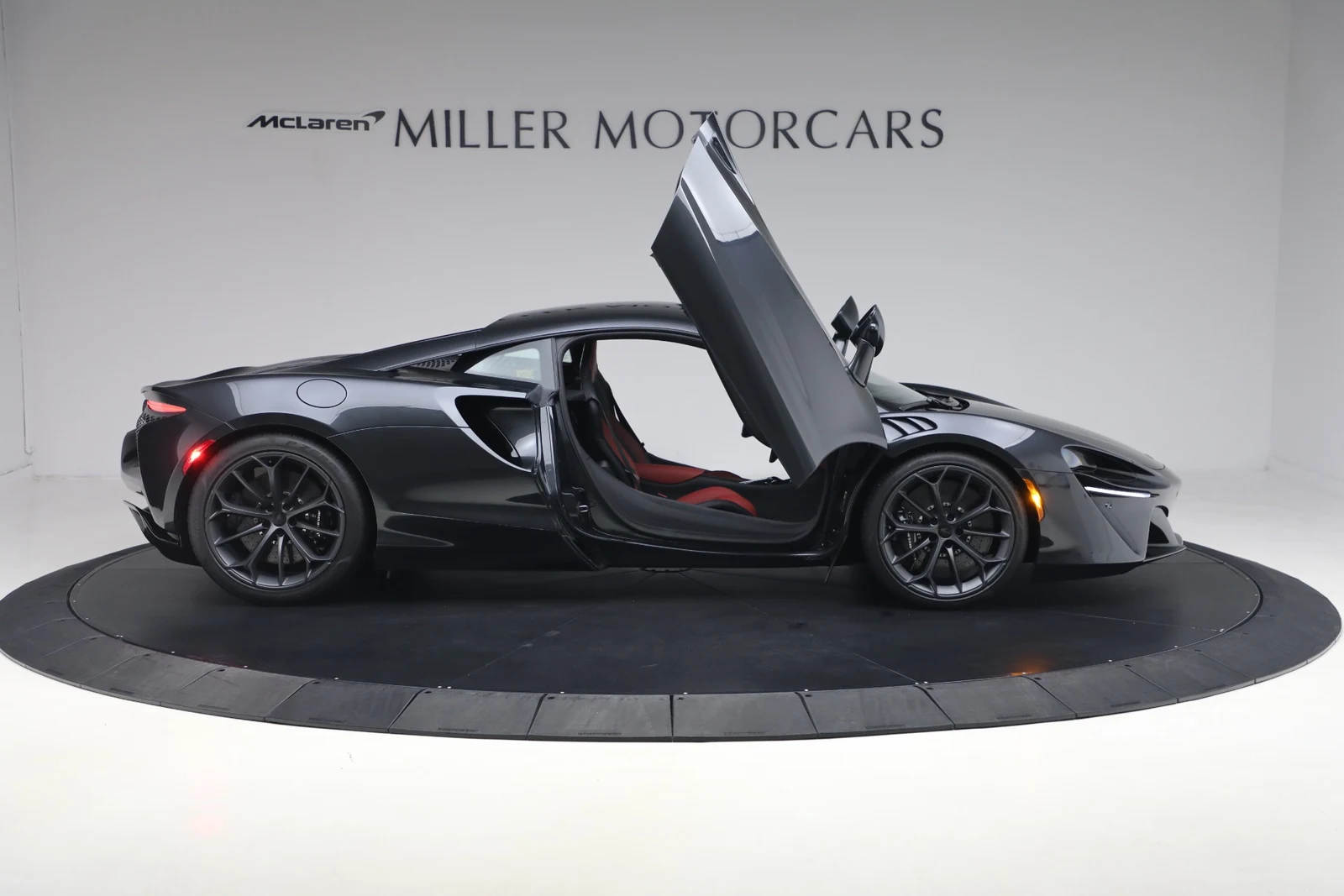 2026 McLaren Artura, 19/20