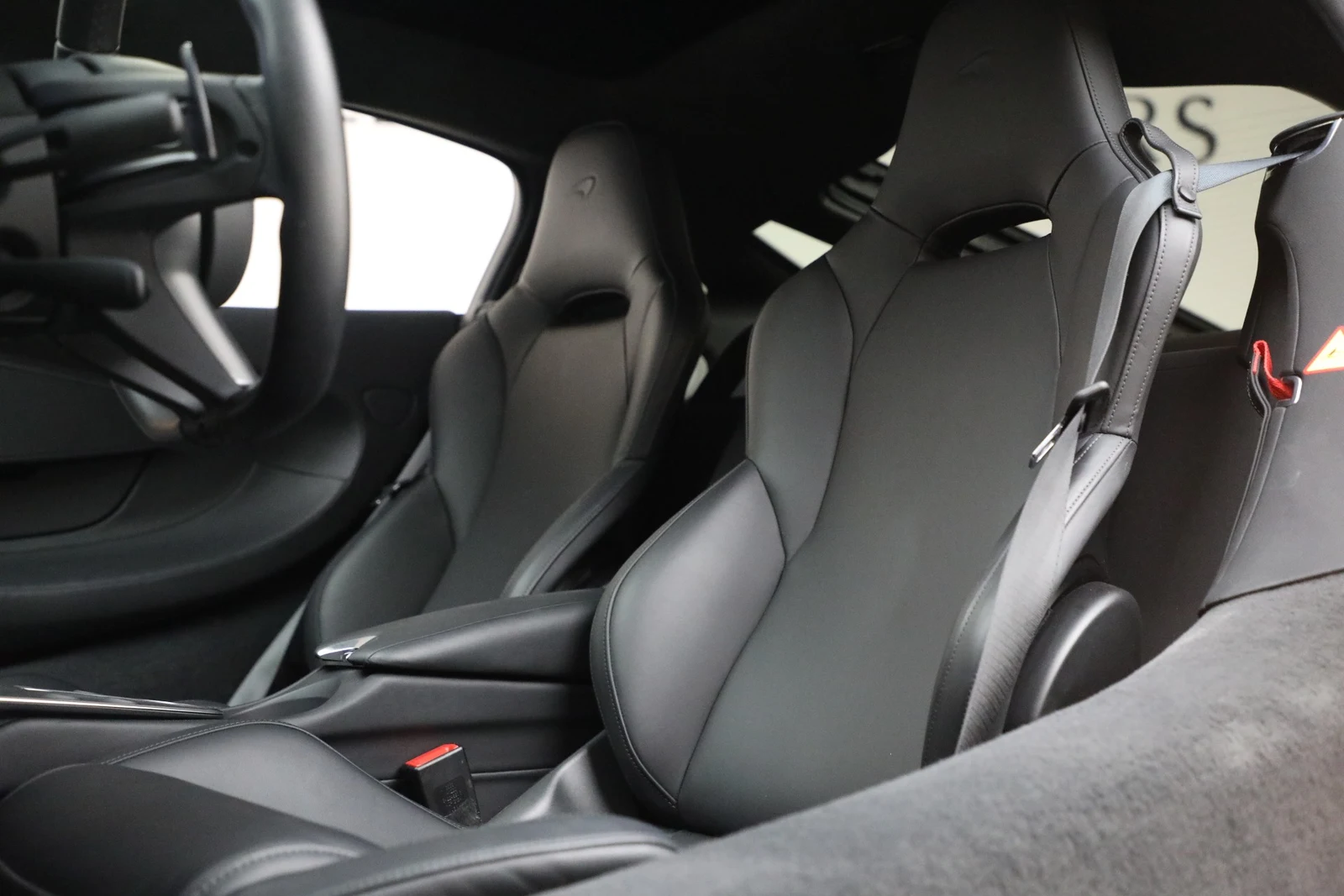 2023 McLaren GT, 16/20