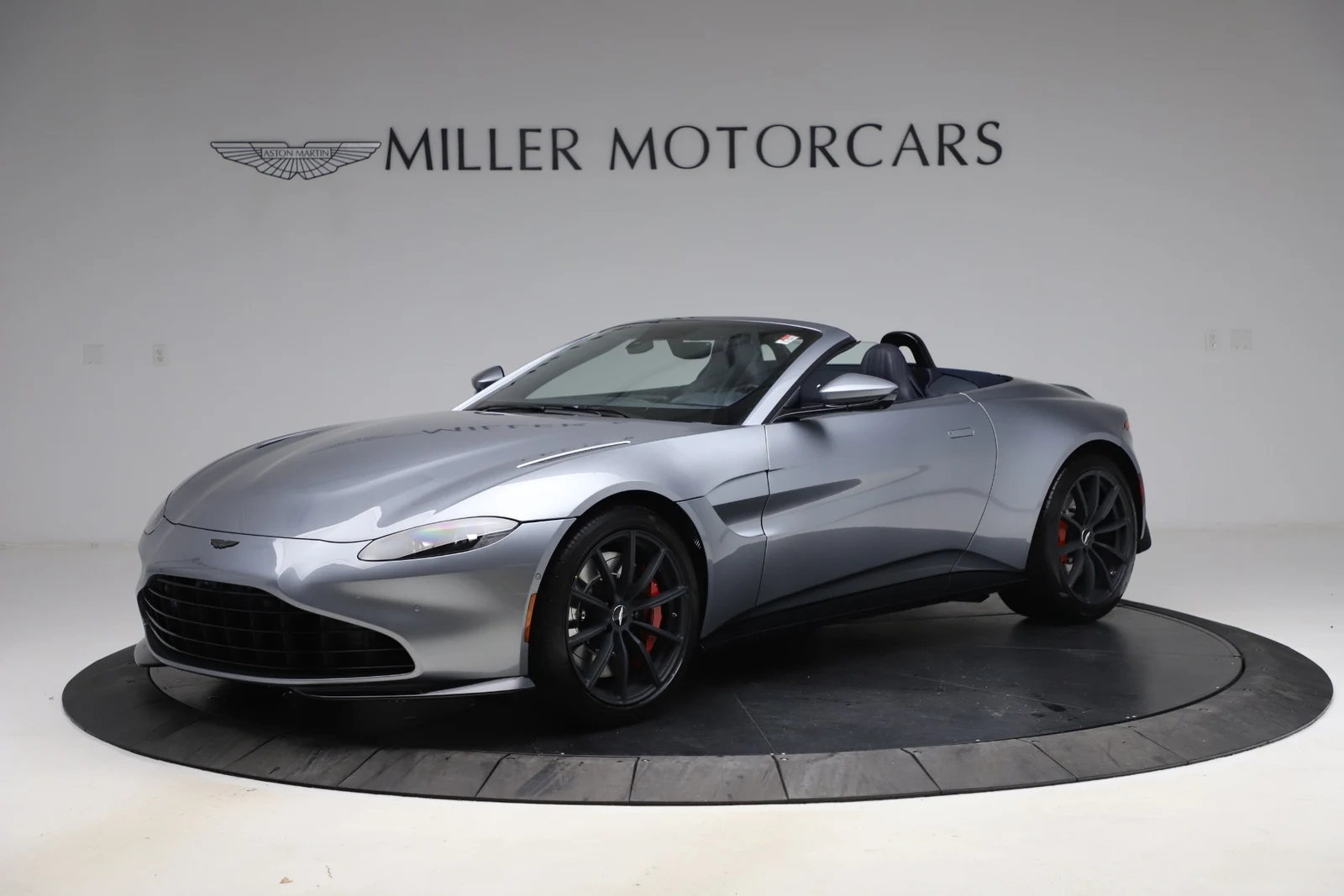 Aston Martin Vantage (2018) Roadster | Miller Motorcars
