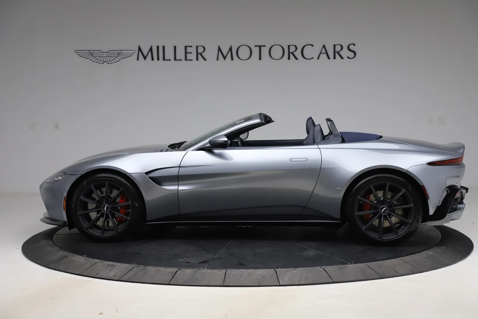 2021 Aston Martin Vantage (2018) Roadster, 2/20