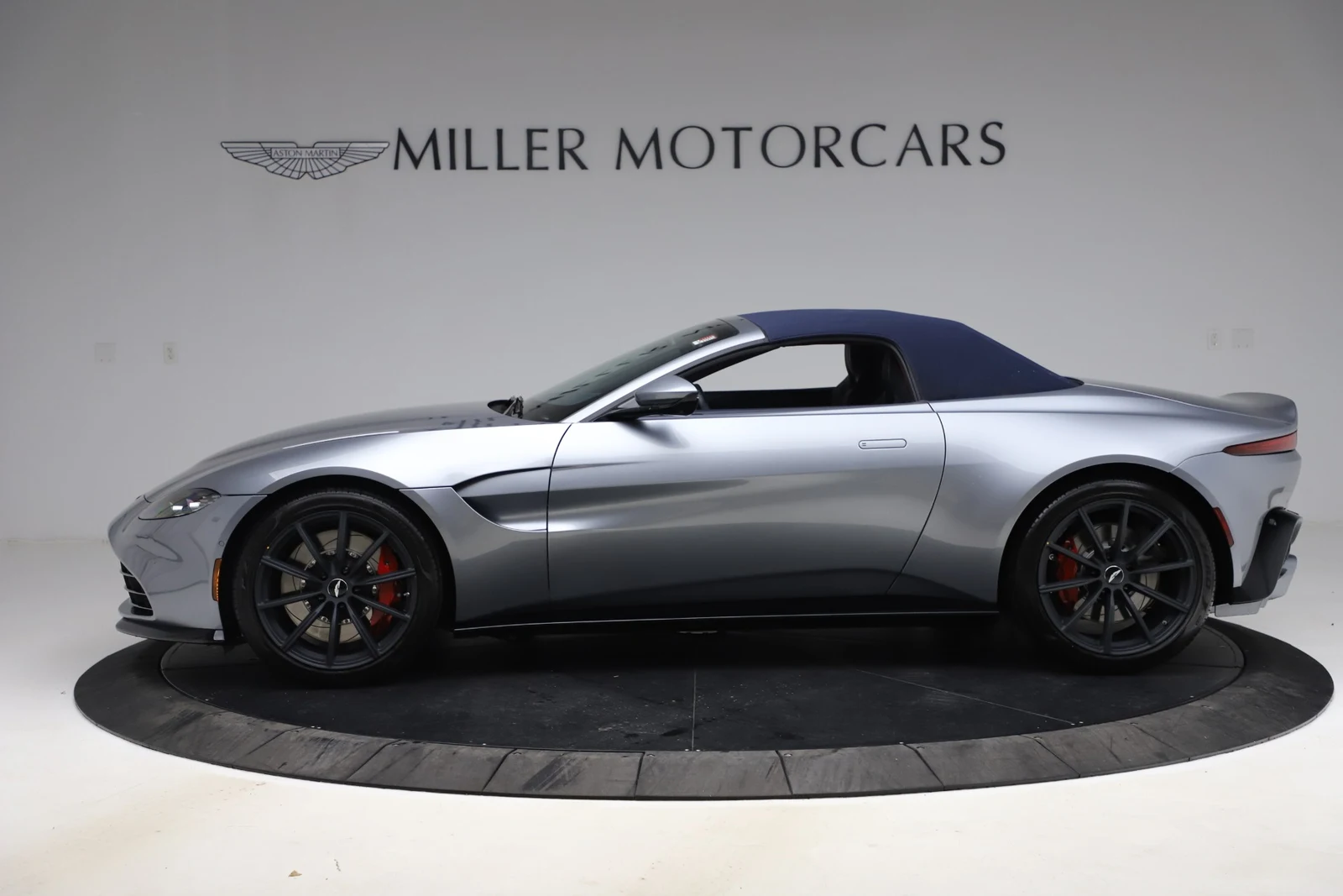 2021 Aston Martin Vantage (2018) Roadster, 16/20