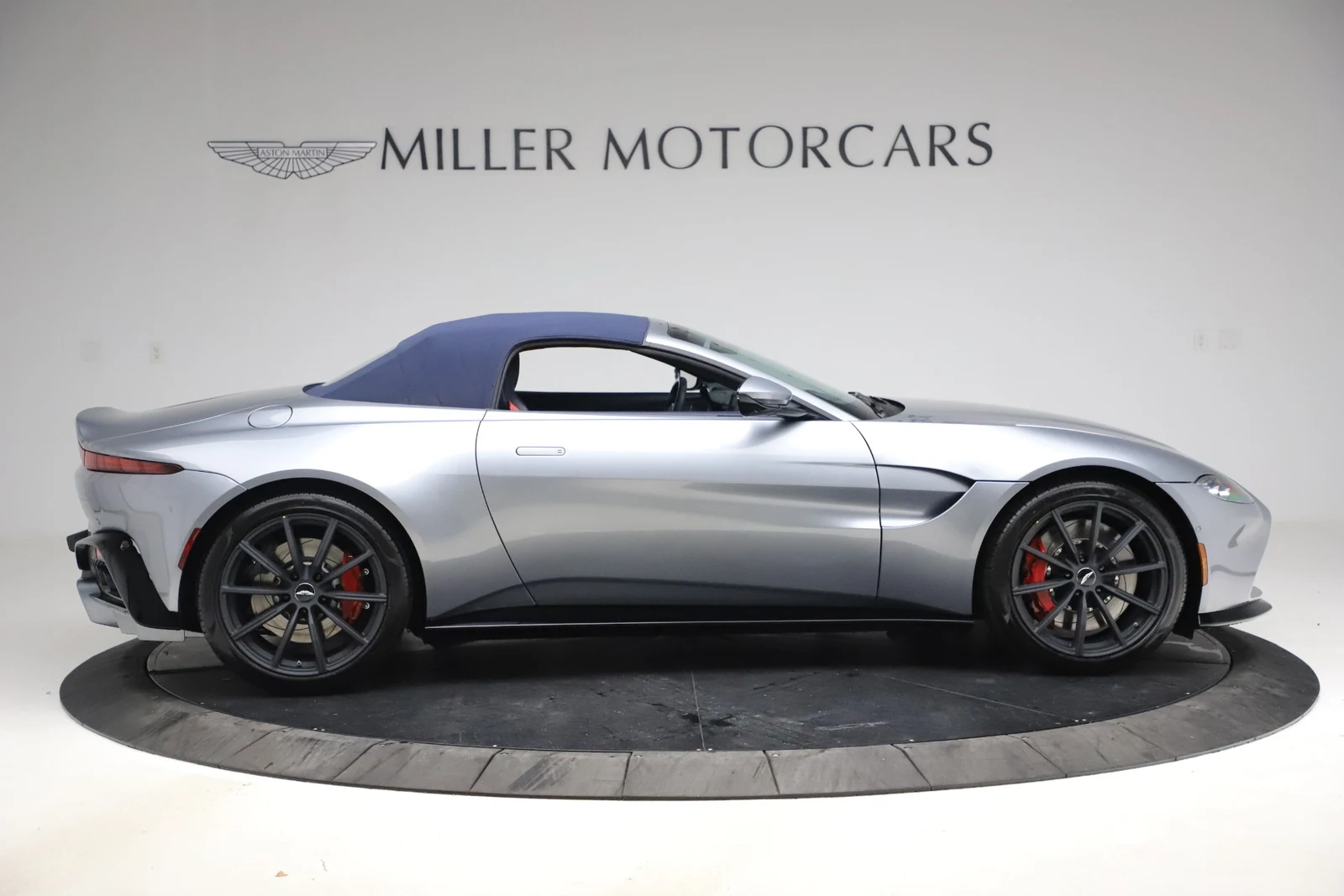 2021 Aston Martin Vantage (2018) Roadster, 17/20