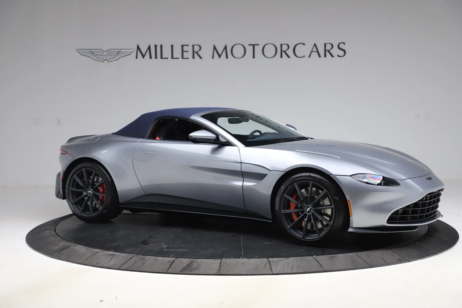 2021 Aston Martin Vantage (2018) Roadster, 18/20
