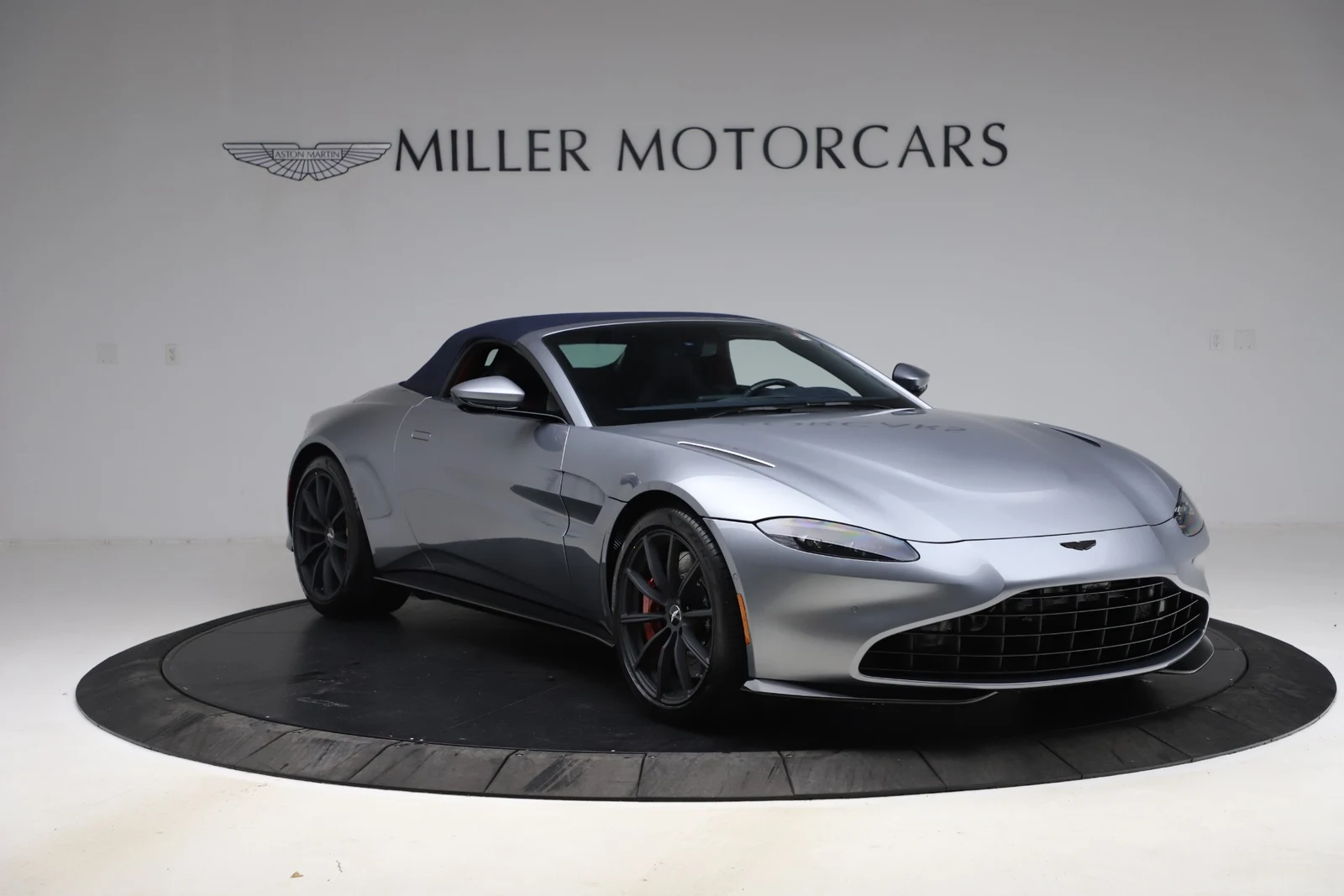 2021 Aston Martin Vantage (2018) Roadster, 19/20