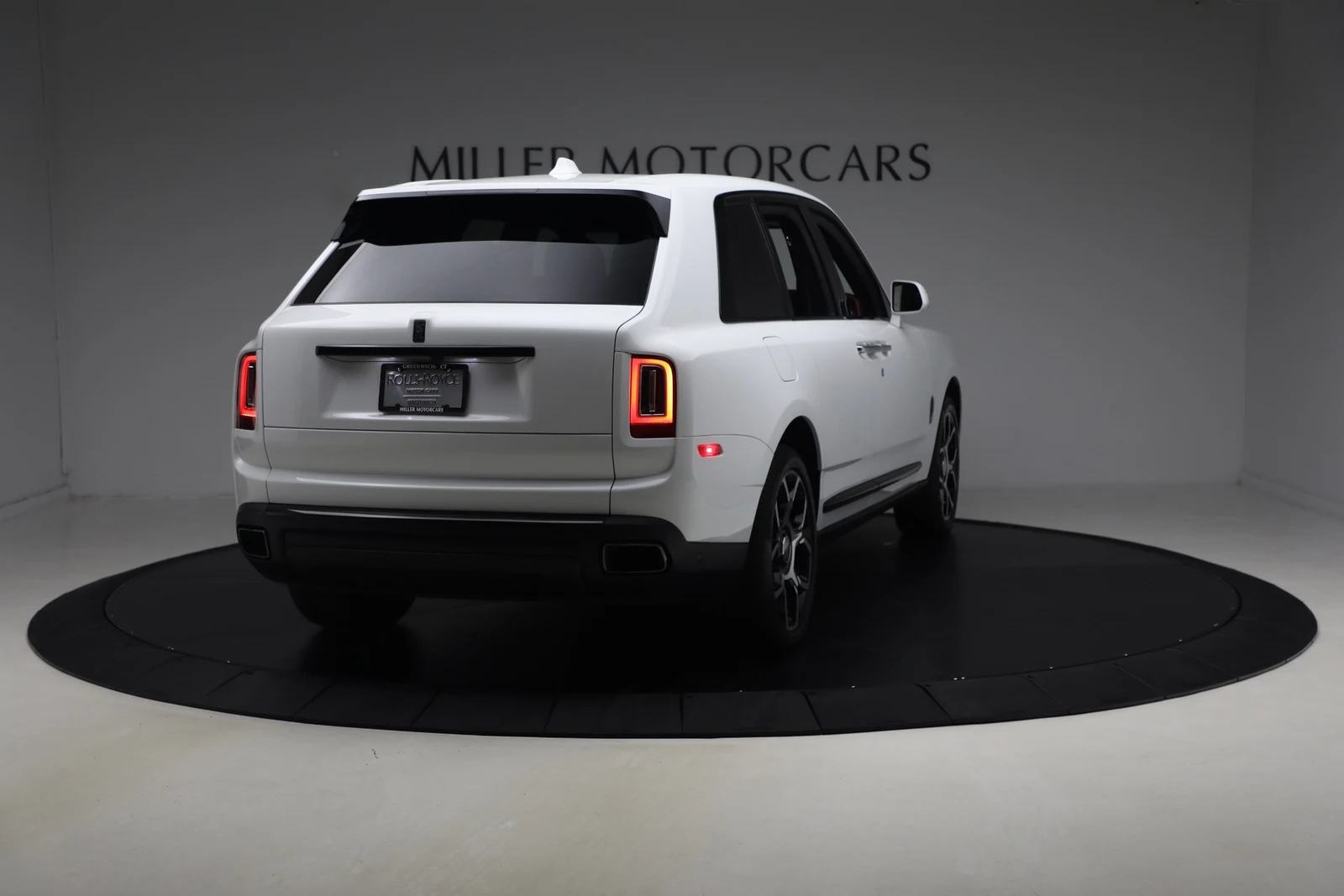 2020 Rolls-Royce Cullinan Black Badge, 2/20